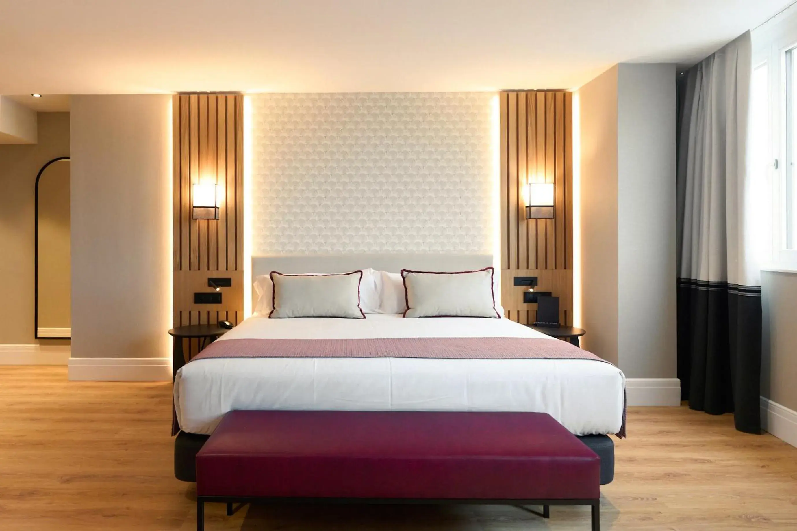 Deluxe Room in Catalonia Ramblas 4* Sup Deluxe Room in Catalonia Ramblas 4* Sup