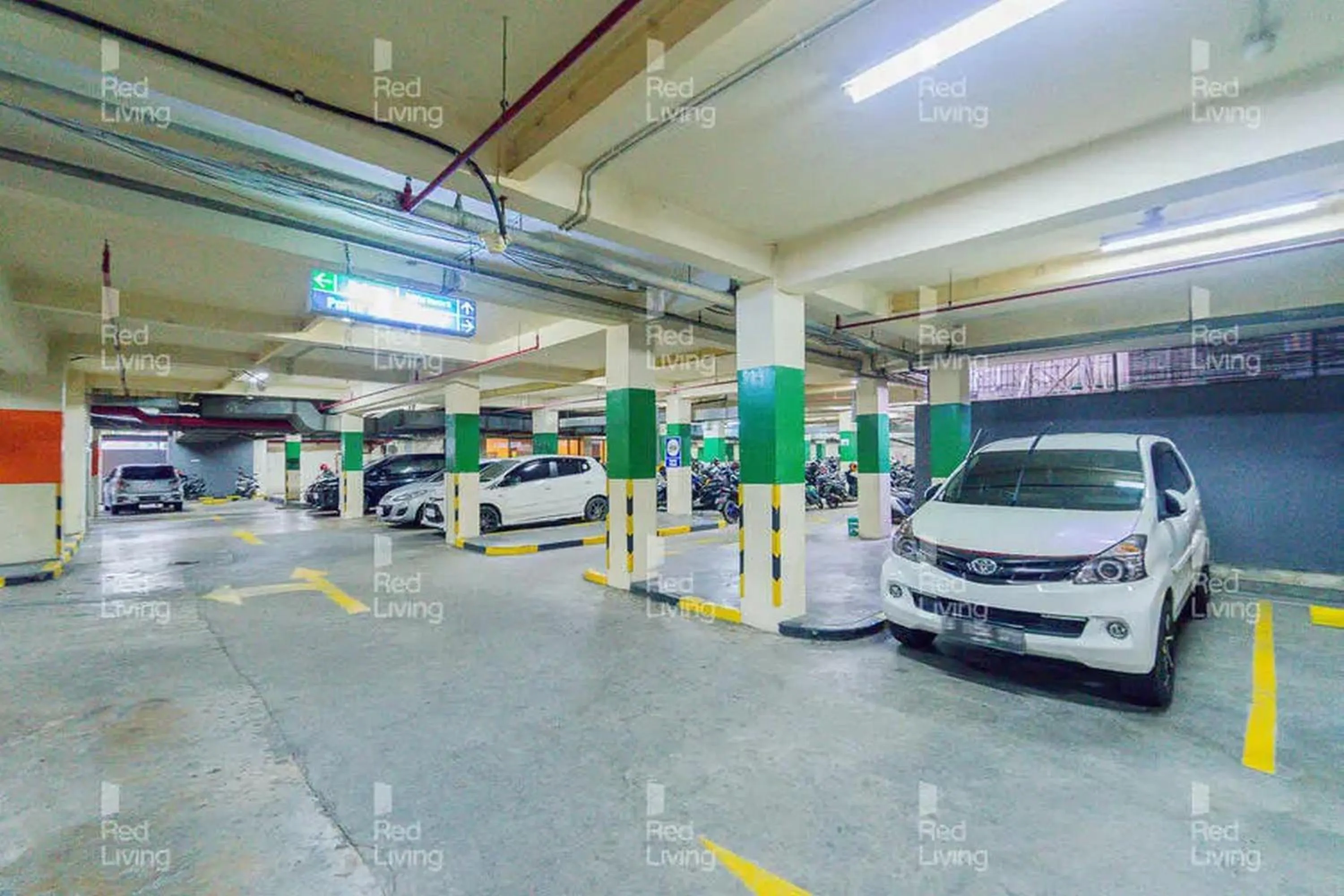 Parking in RedLiving Apartemen Serpong Green View - Celebrity Room Tower B