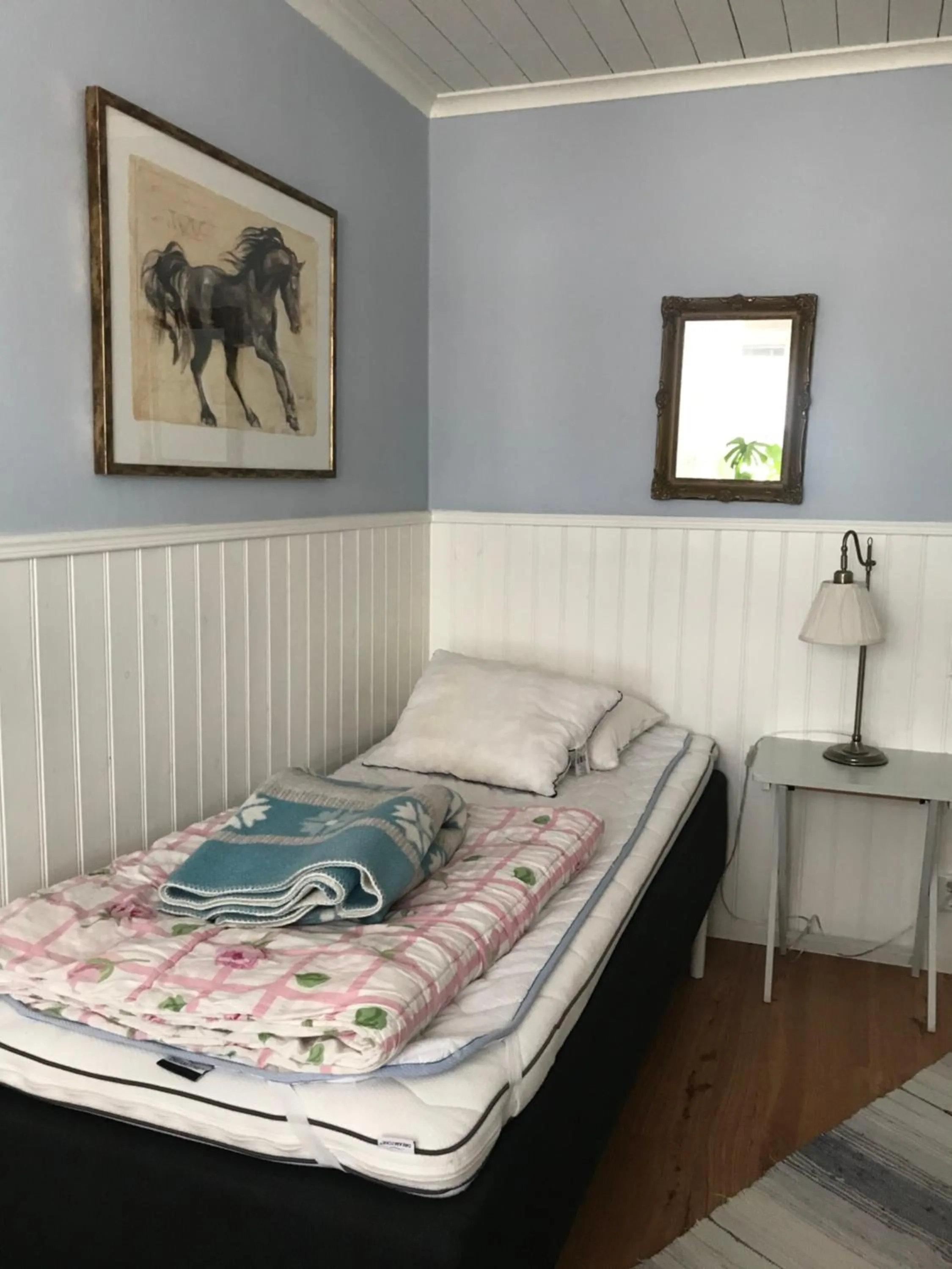 Bed in Karaby Gård, Country Living