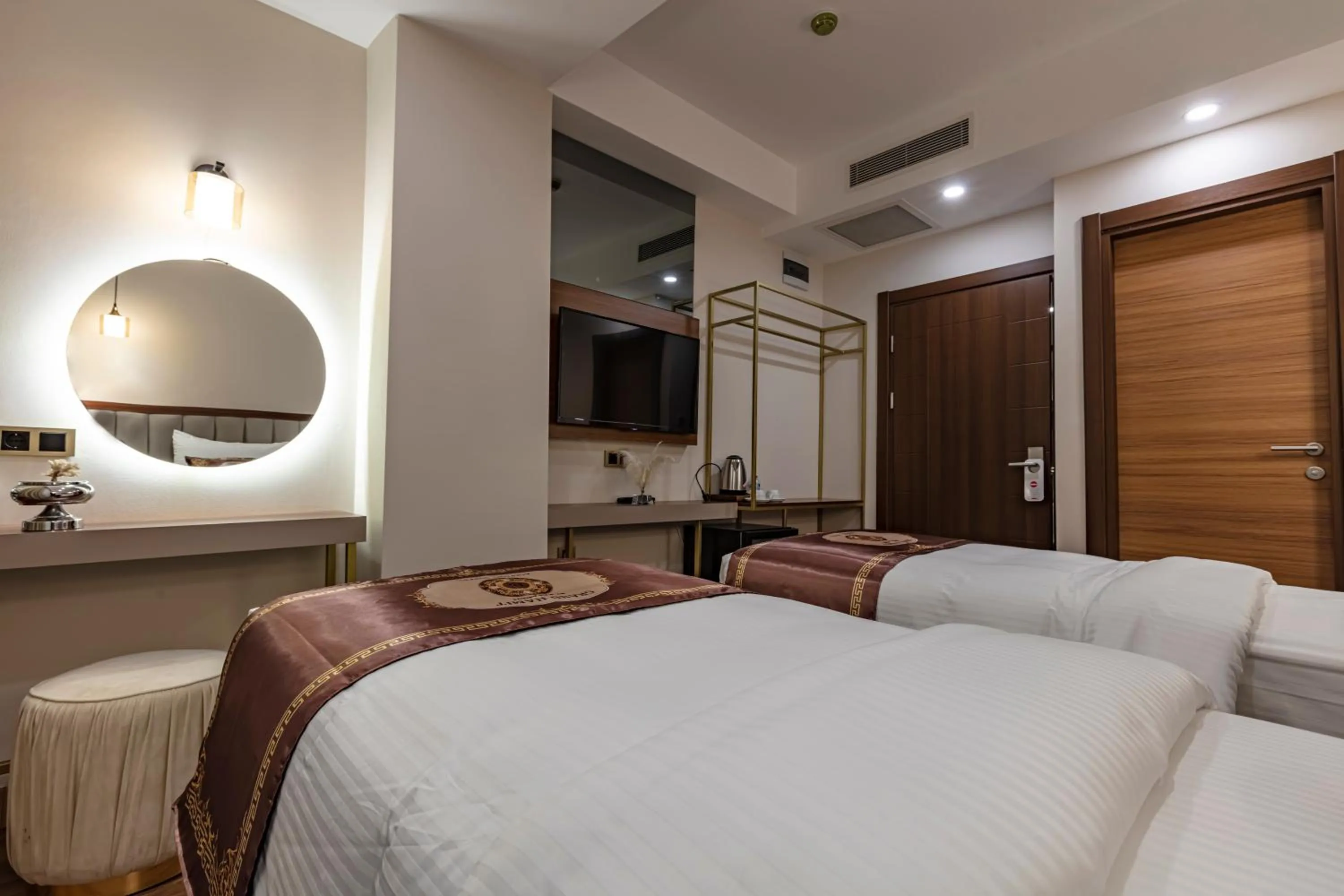 Bedroom, Bed in GRAND HAMİT By Karadayı Airport Hotel