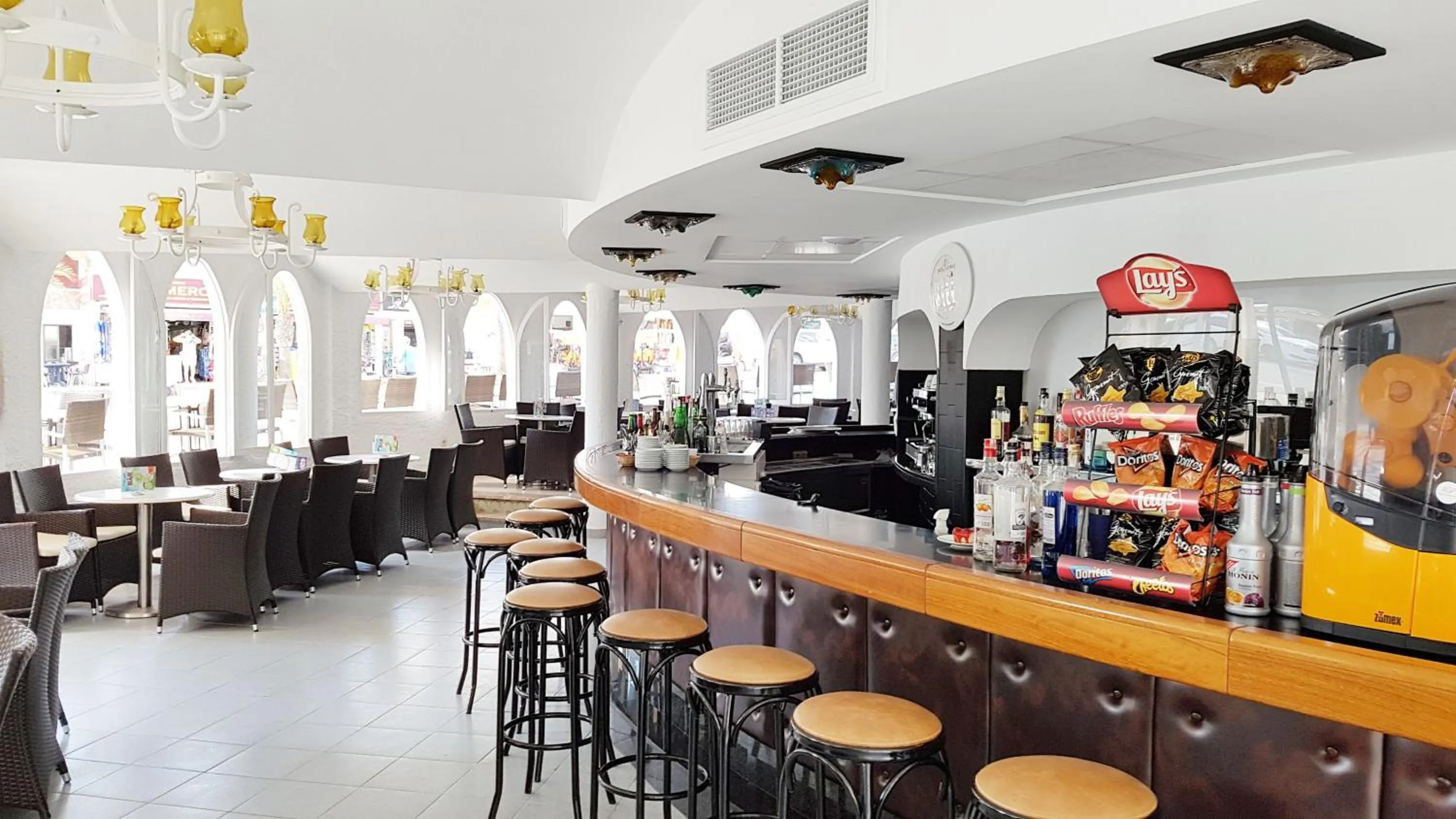 Lounge or bar in Stil Bonsai