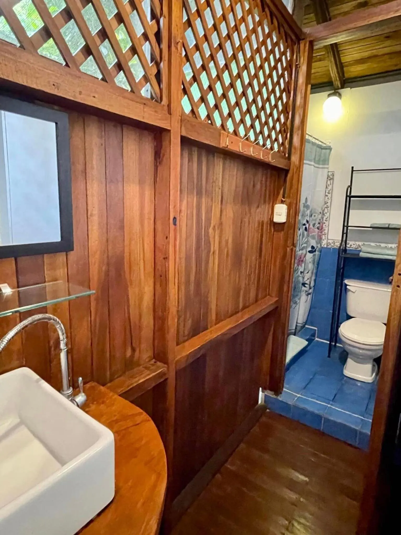 Shower in The Chorotega Hotel, Montezuma