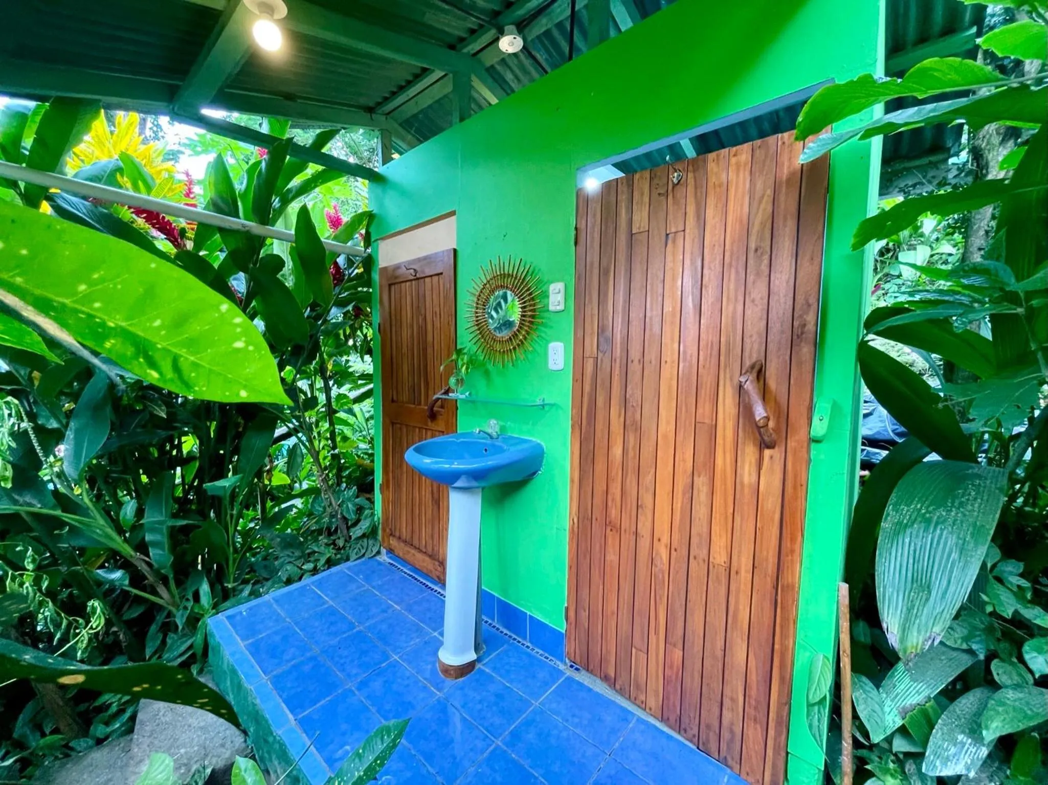 Shower in The Chorotega Hotel, Montezuma