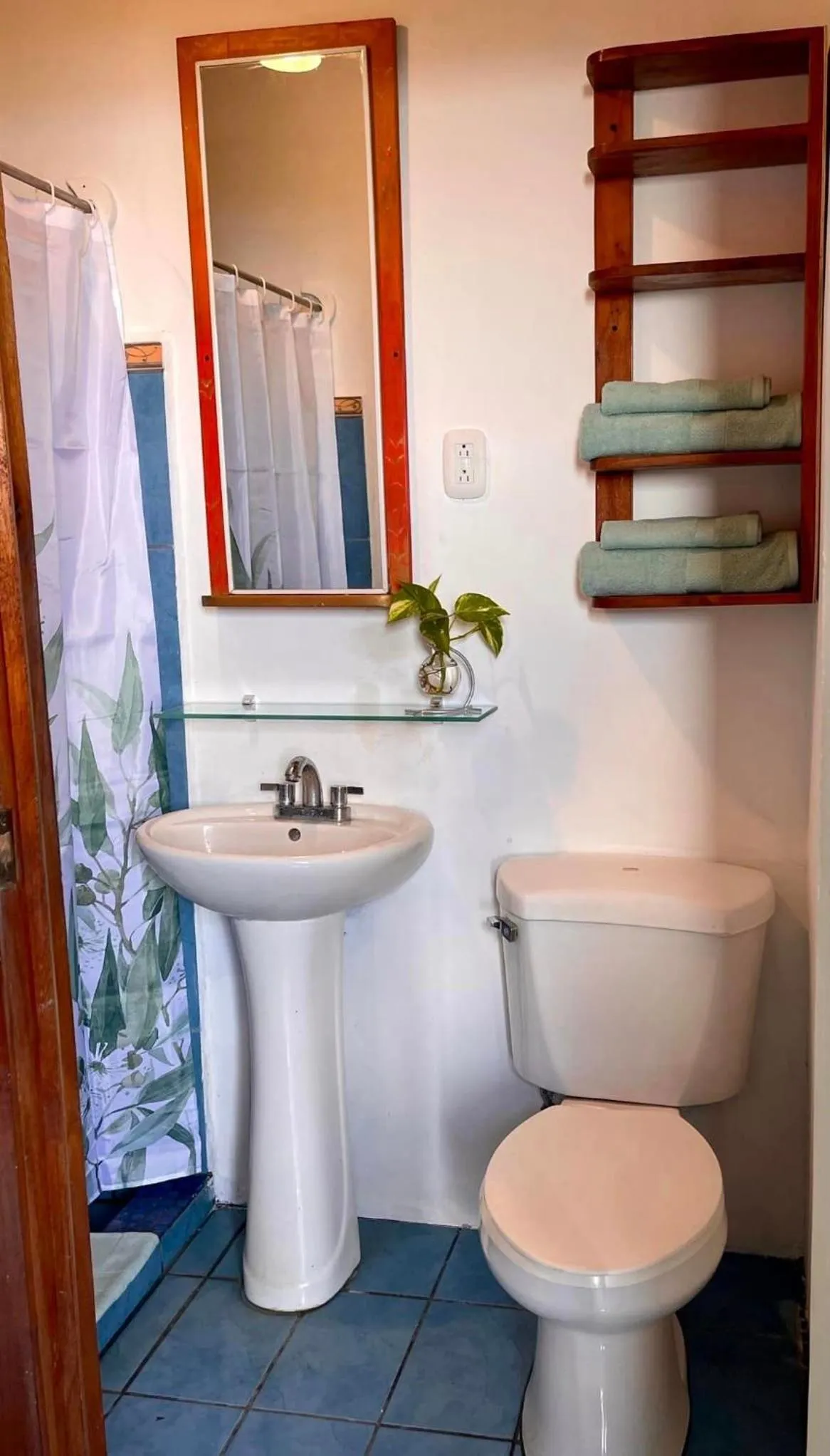Bathroom in The Chorotega Hotel, Montezuma