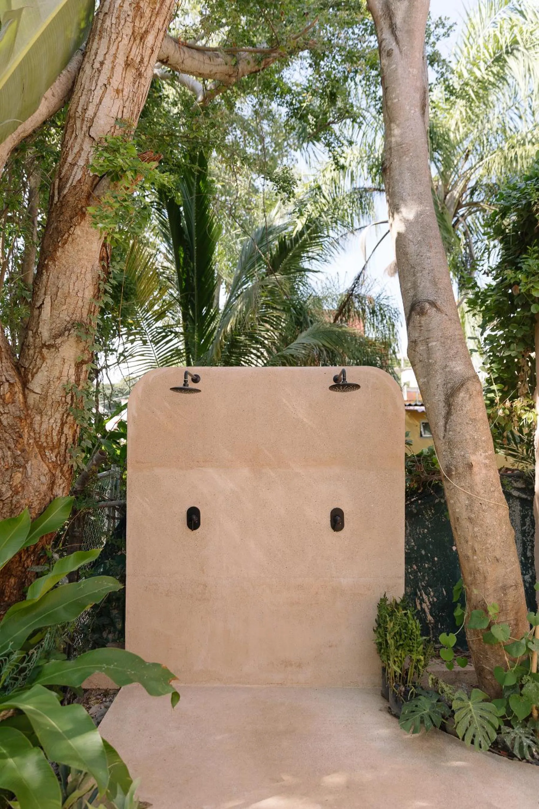 Shower in Casa Liquen