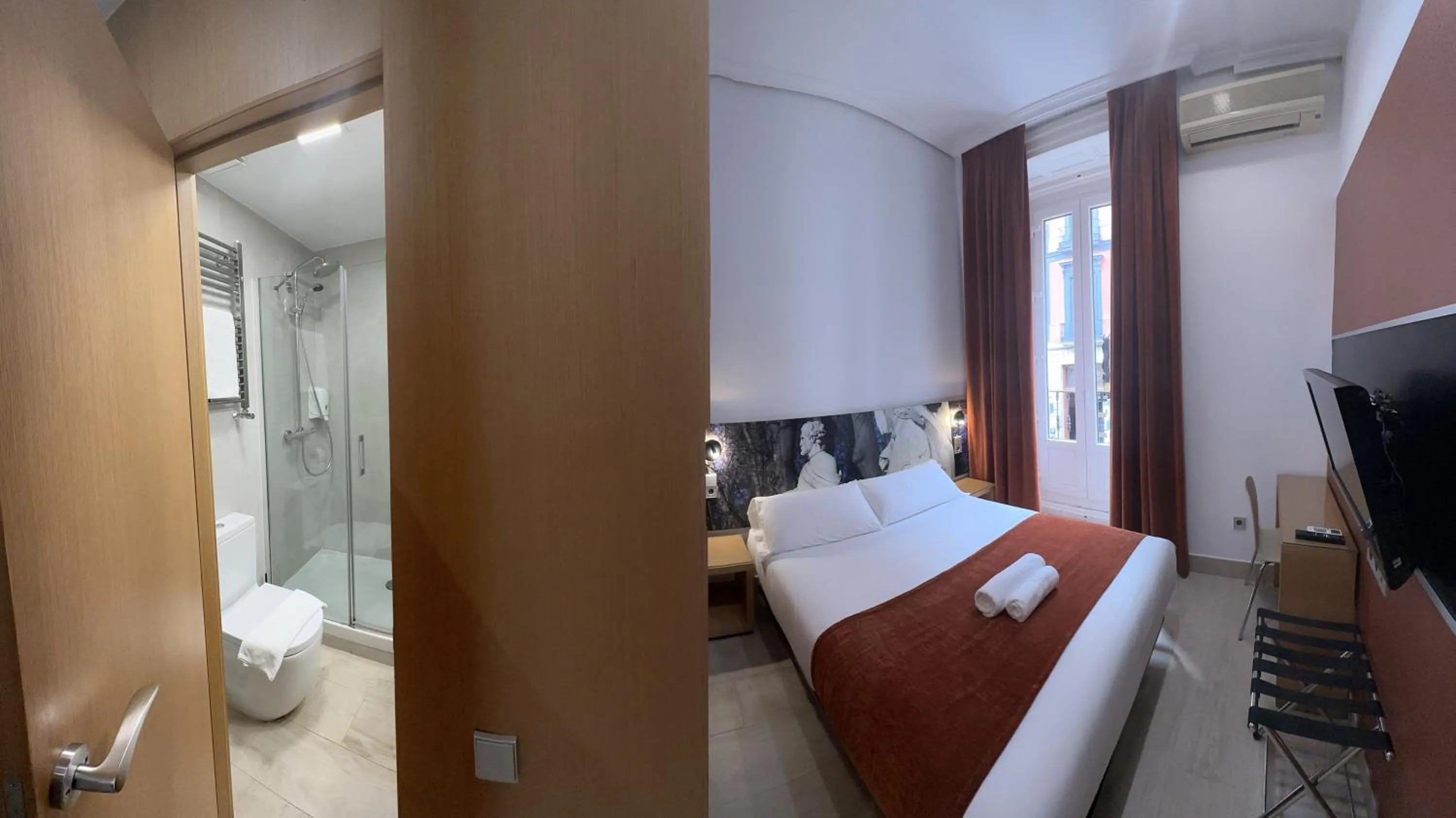 Bed in Hostal Cervelo