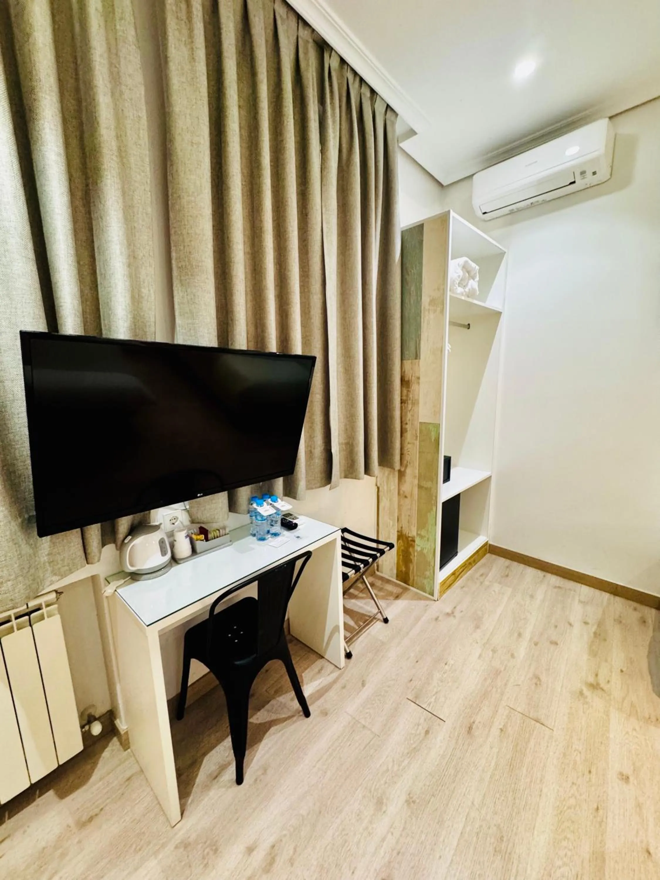 TV and multimedia in Hostal Cervelo