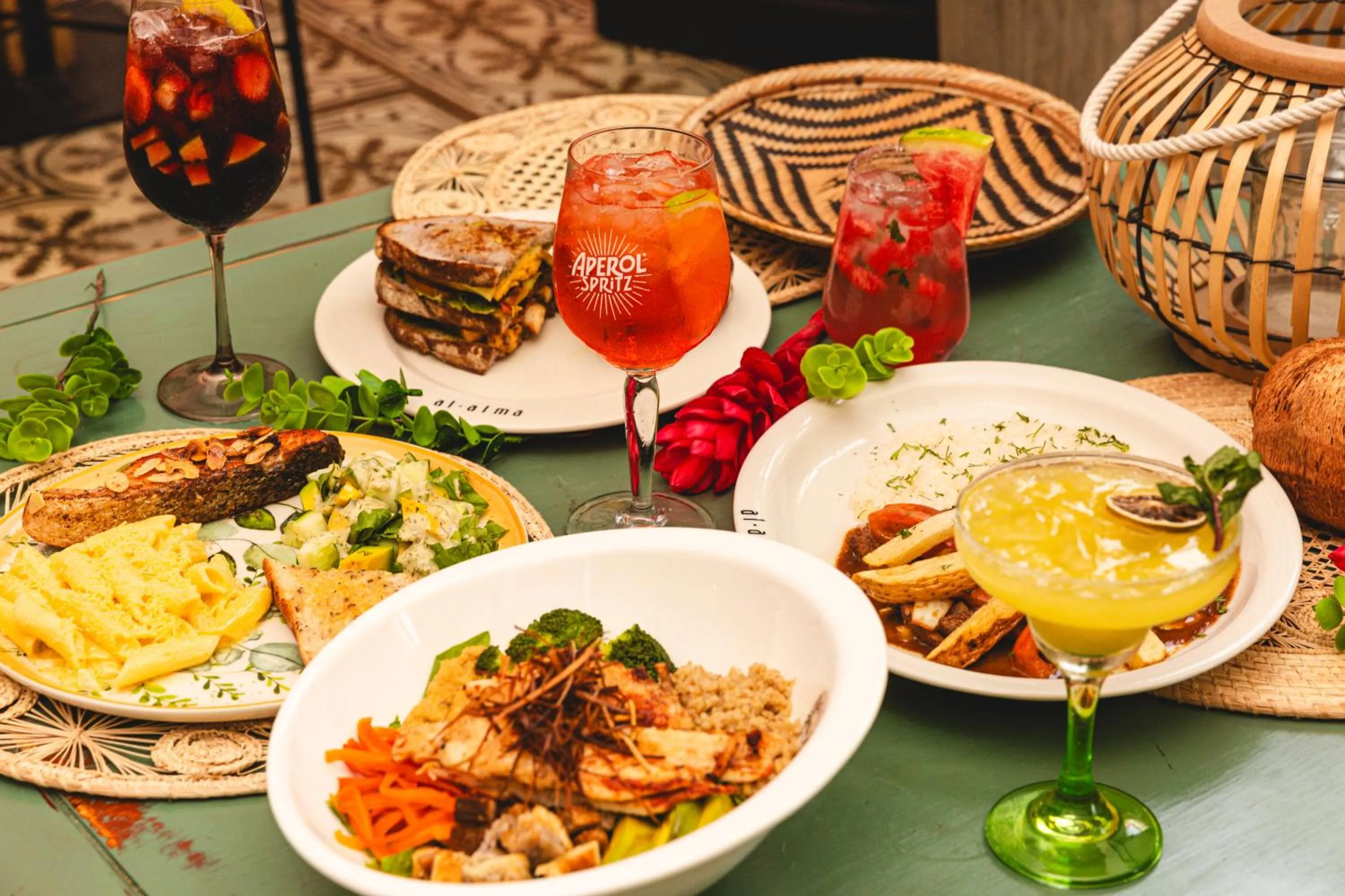 Restaurant/places to eat in Al Alma Apart-Suites