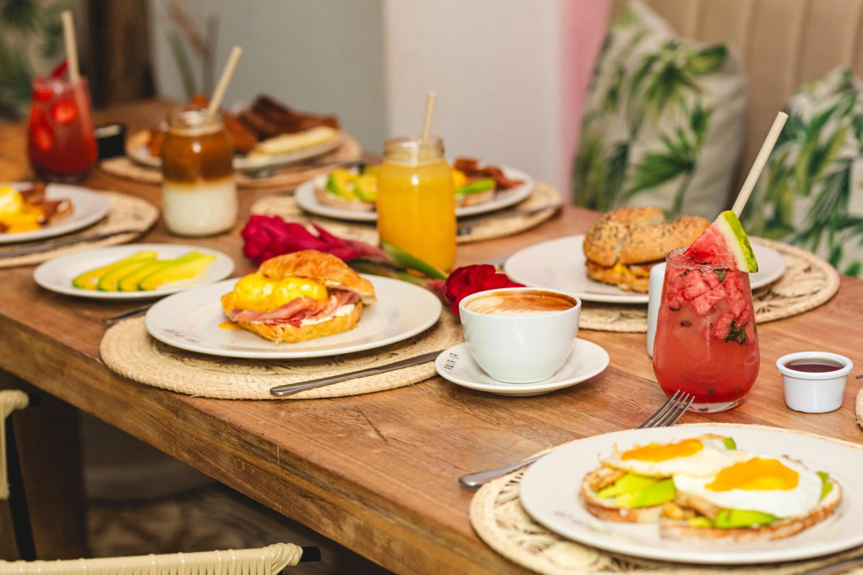 Breakfast in Al Alma Apart-Suites