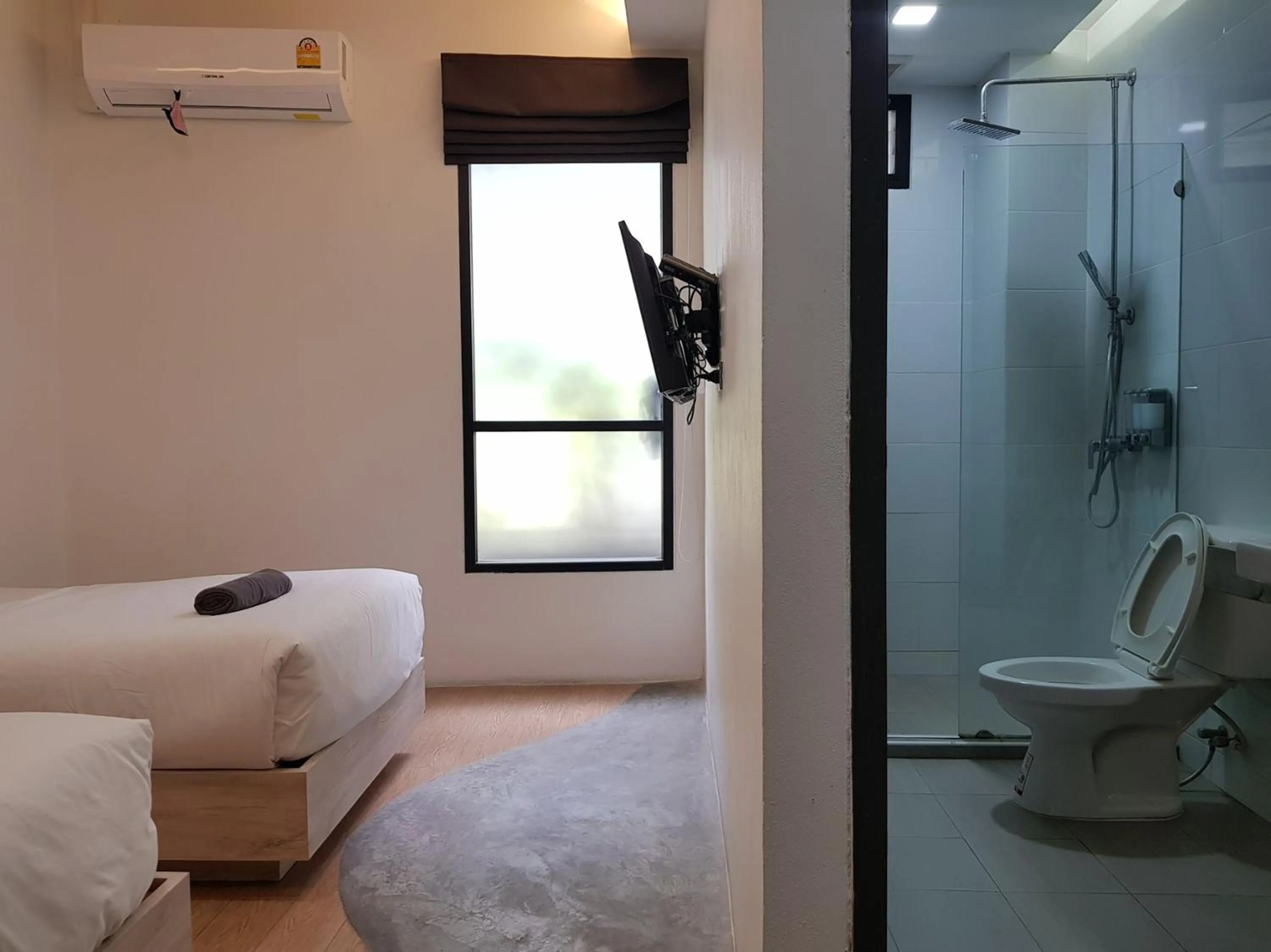 Photo of the whole room in All Day Bangkok