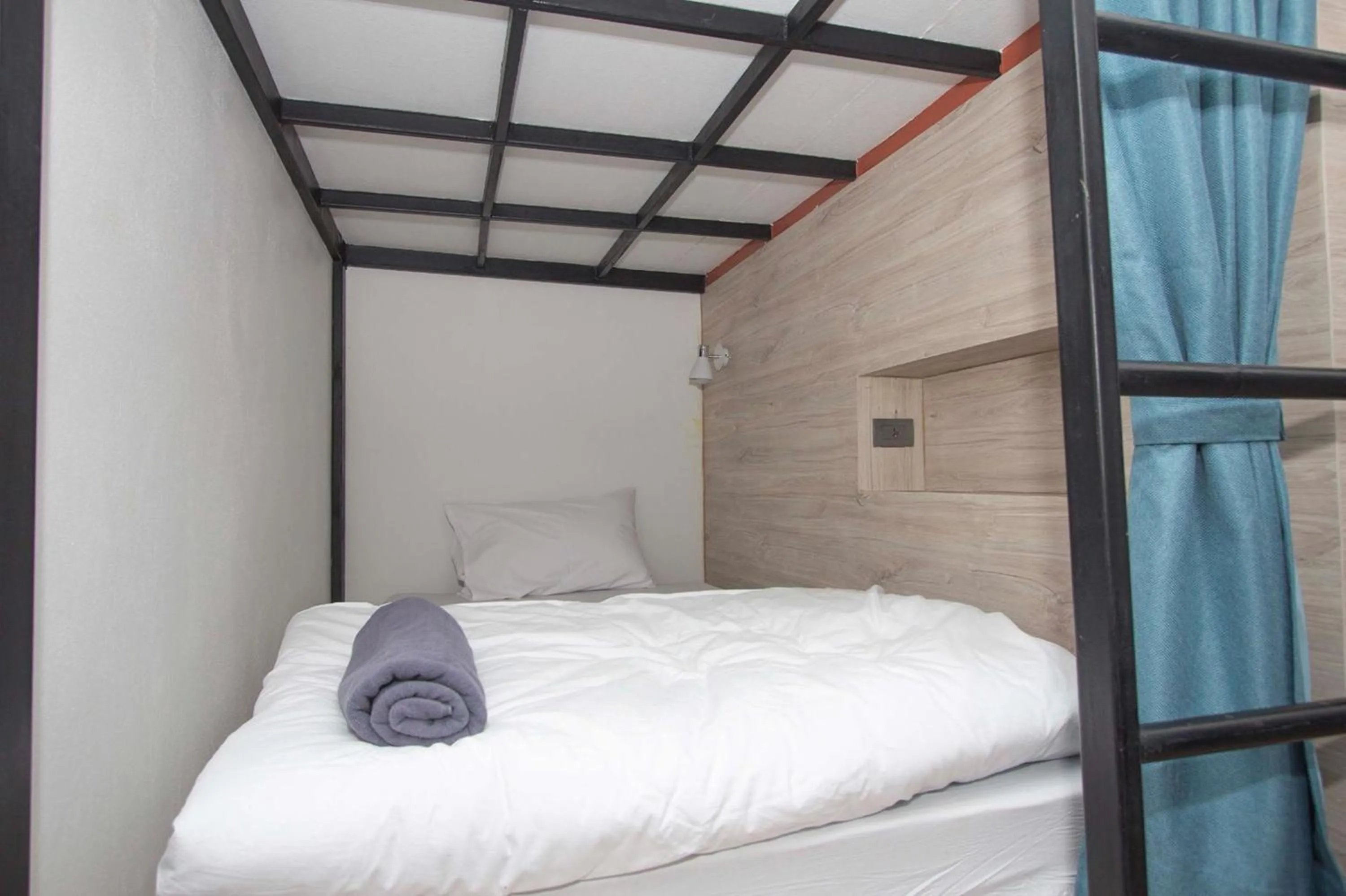 Photo of the whole room, Bed in All Day Bangkok