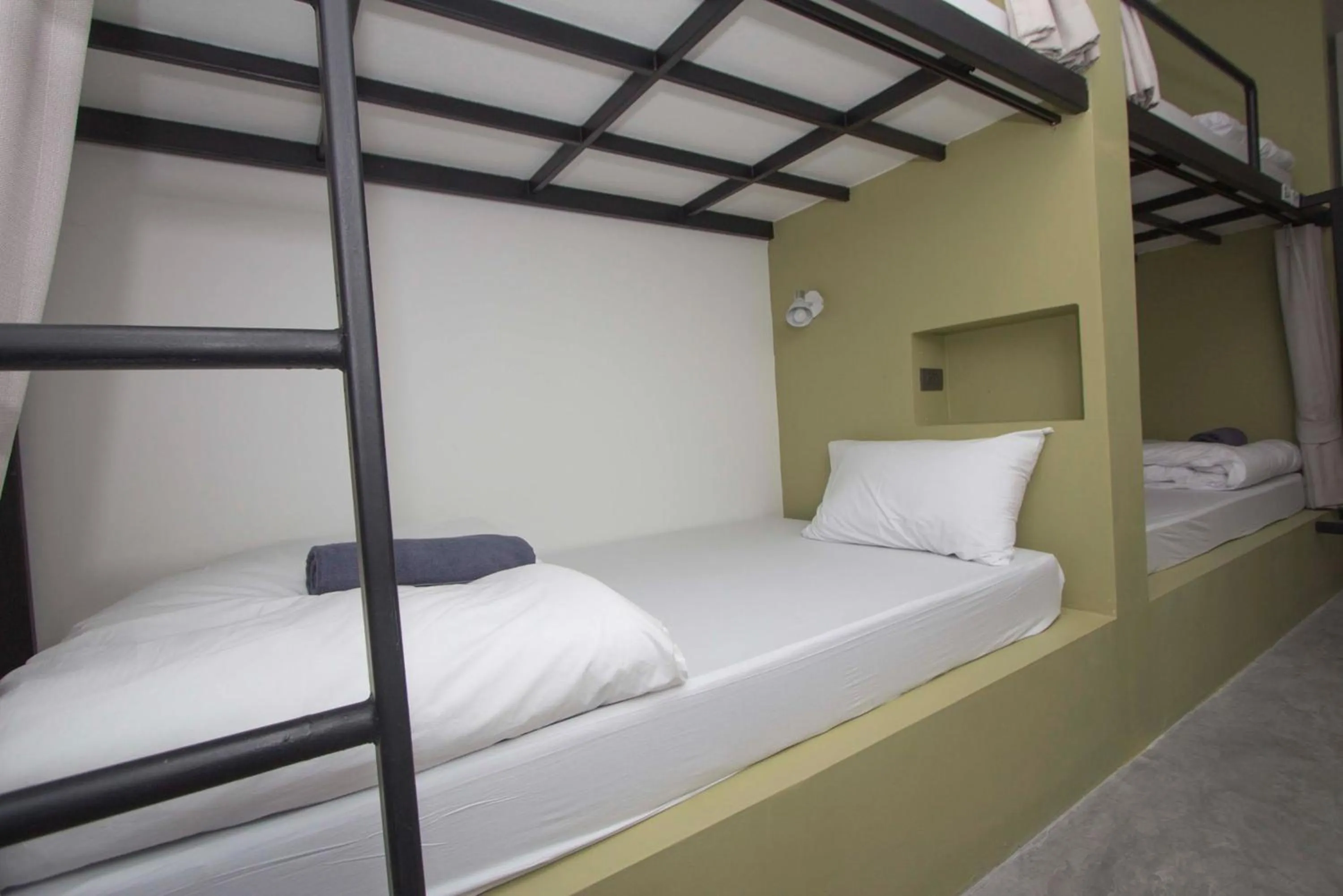 Photo of the whole room, Bed in All Day Bangkok