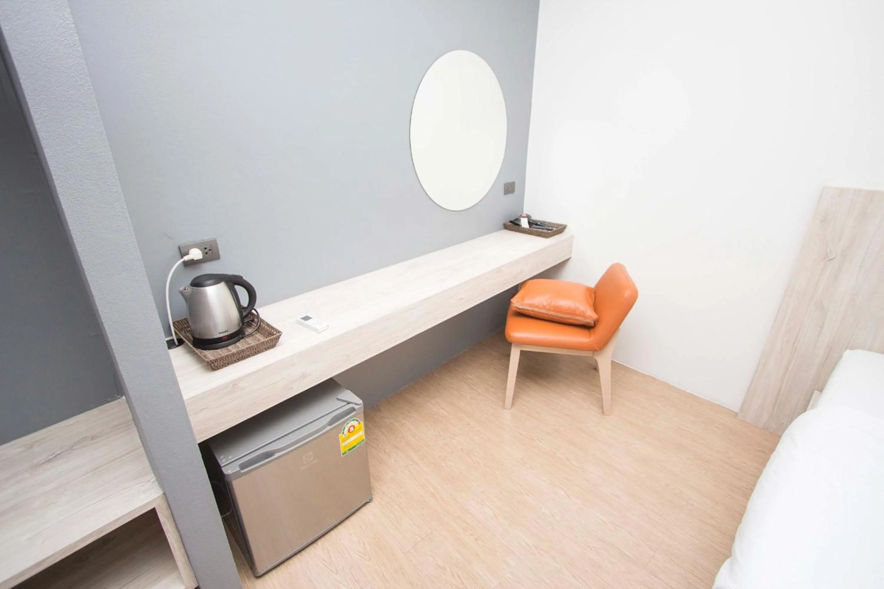 hair dresser, Bed in All Day Bangkok