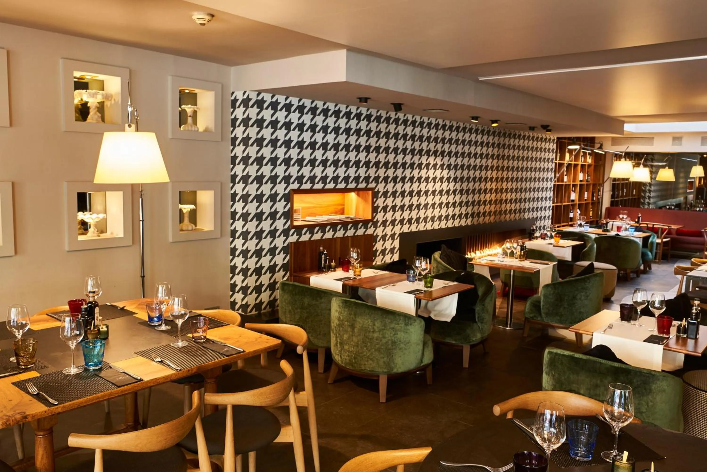 Restaurant/places to eat in Hotel Villa Emilia