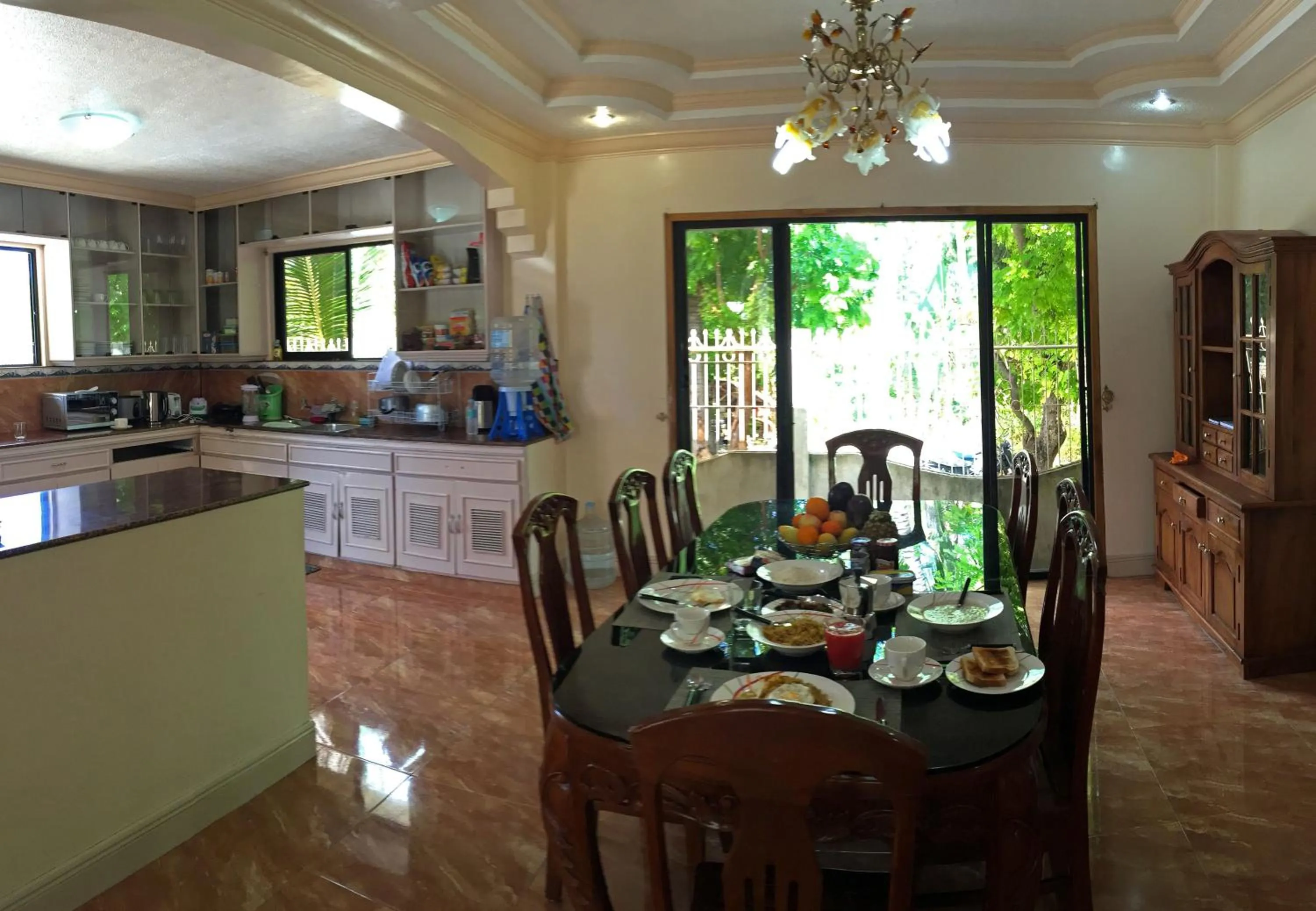 Restaurant/places to eat in Lambug Beach Homestay