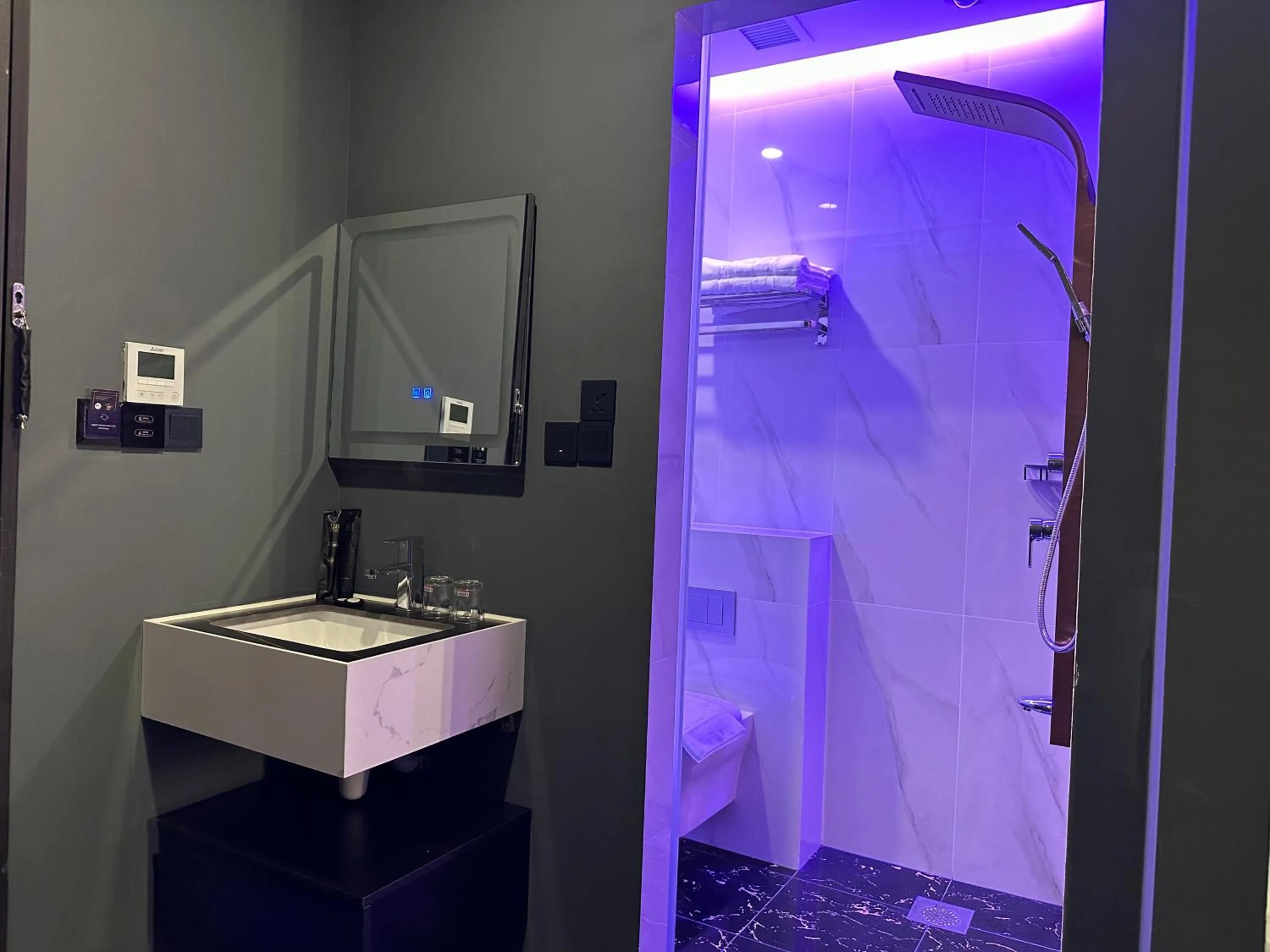 HOTEL JJH - newly opened near BUGIS