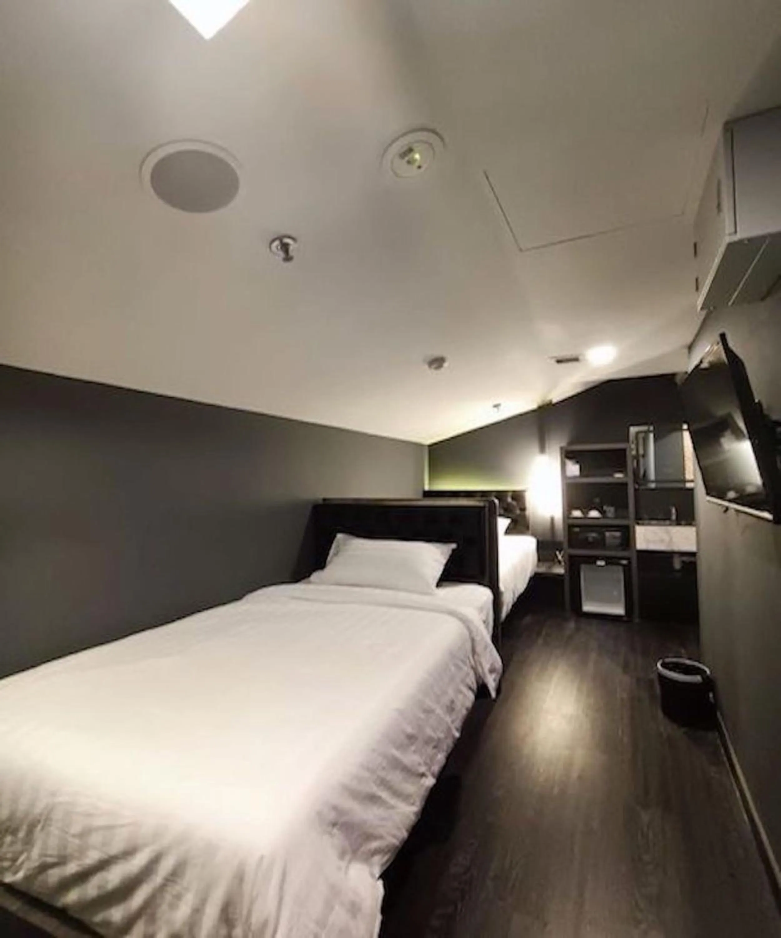 Bed in HOTEL JJH - newly opened near BUGIS