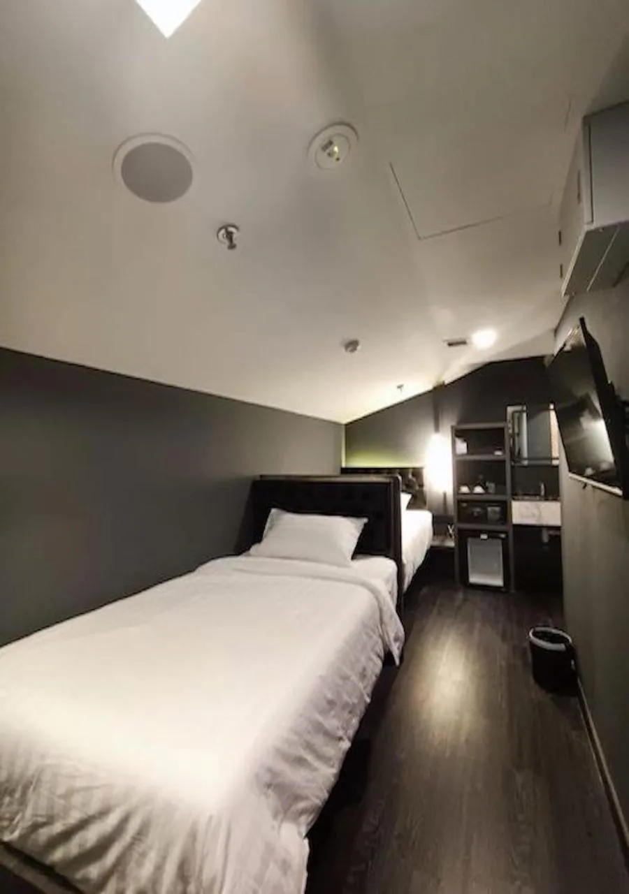 Bed in HOTEL JJH - newly opened near BUGIS