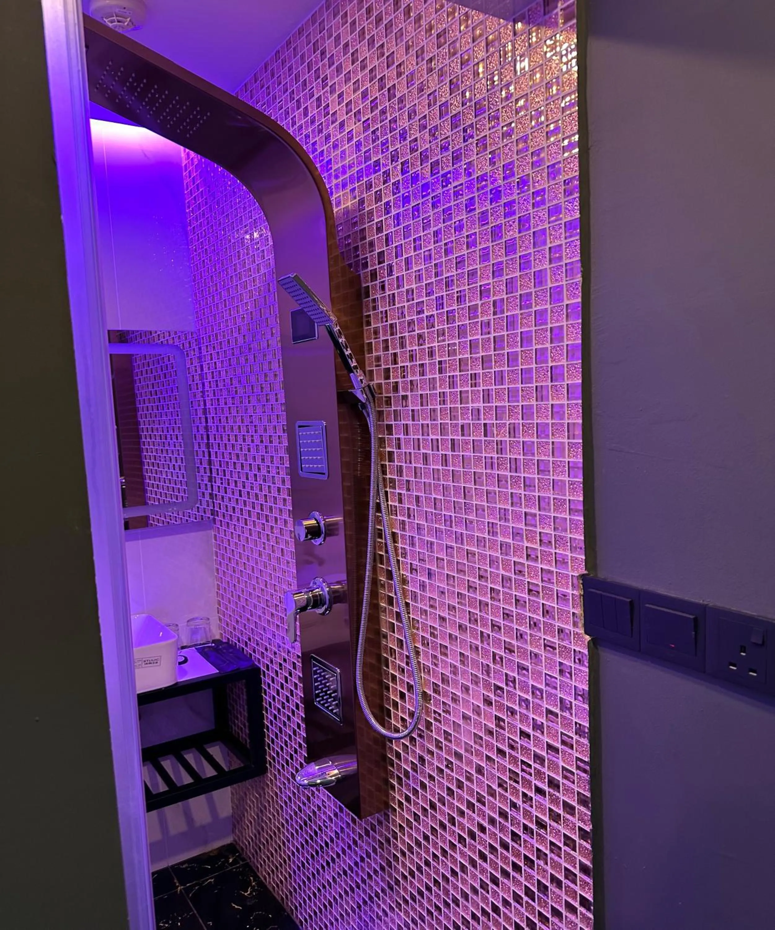 HOTEL JJH - newly opened near BUGIS