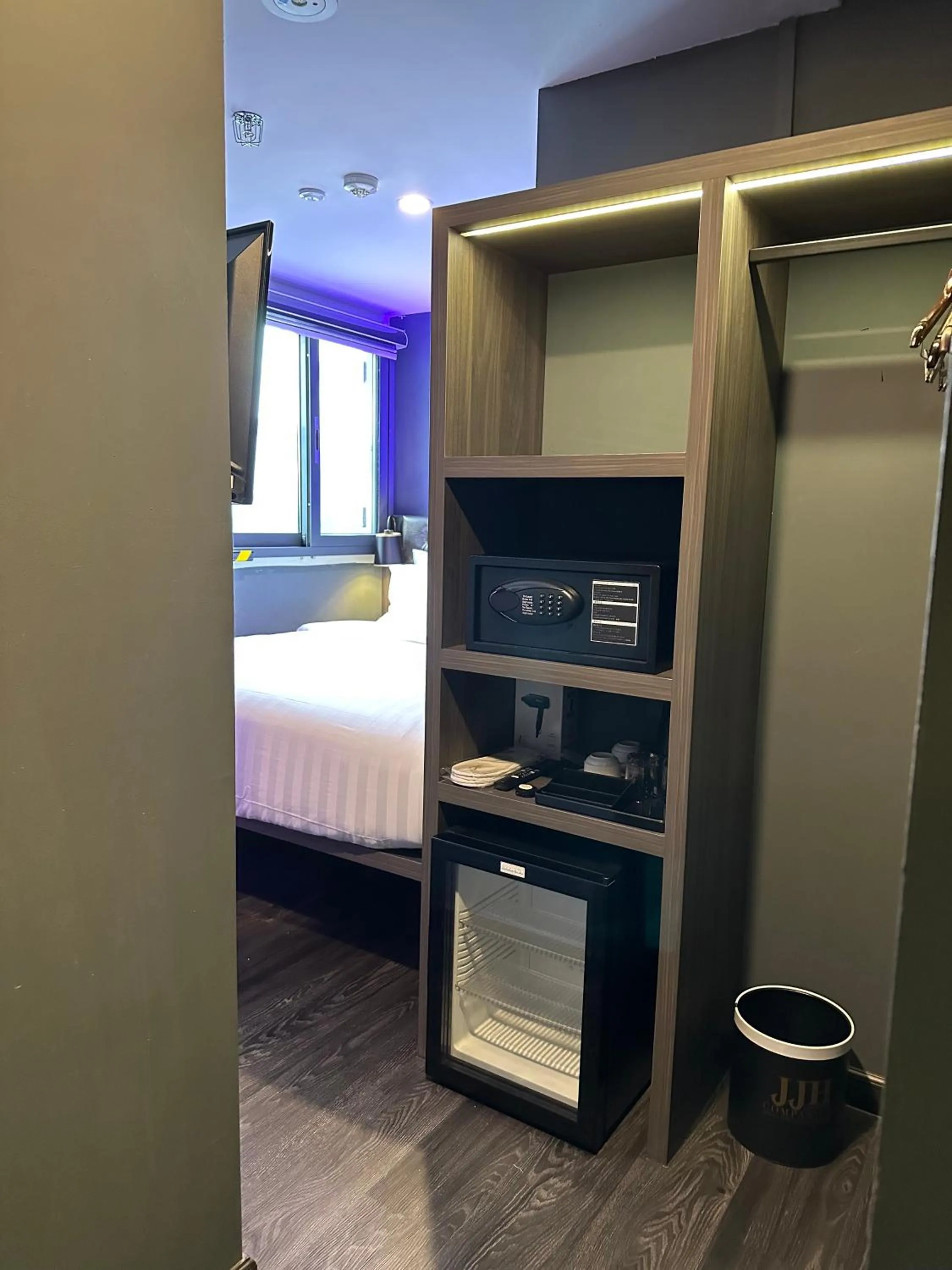 Bed in HOTEL JJH - newly opened near BUGIS