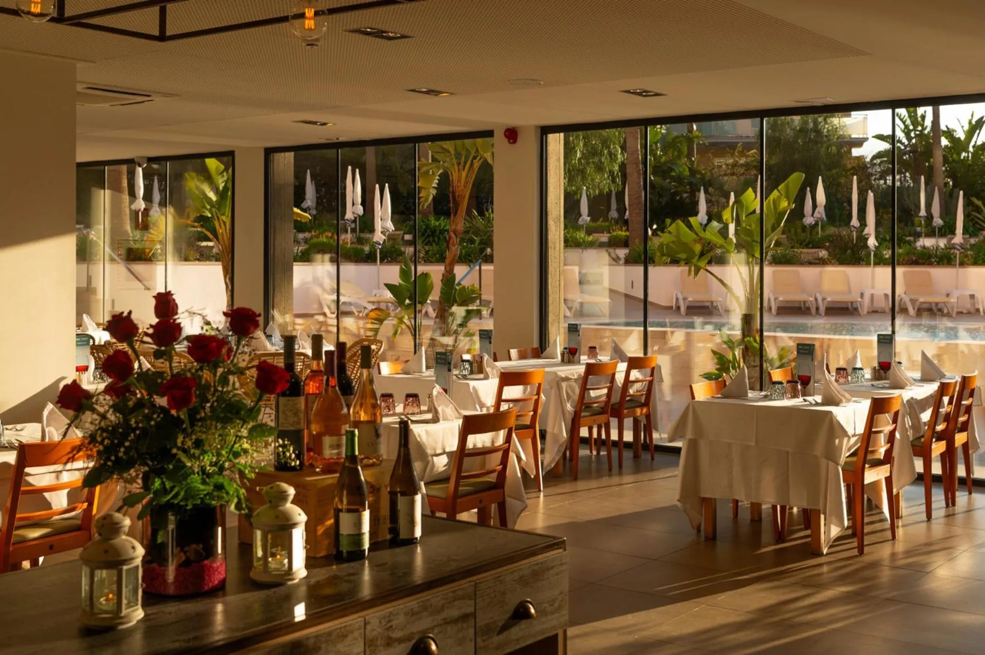 Restaurant/places to eat in AQUA Hotel The Breeze & Spa - All Inclusive - Adults Only - 4Sup