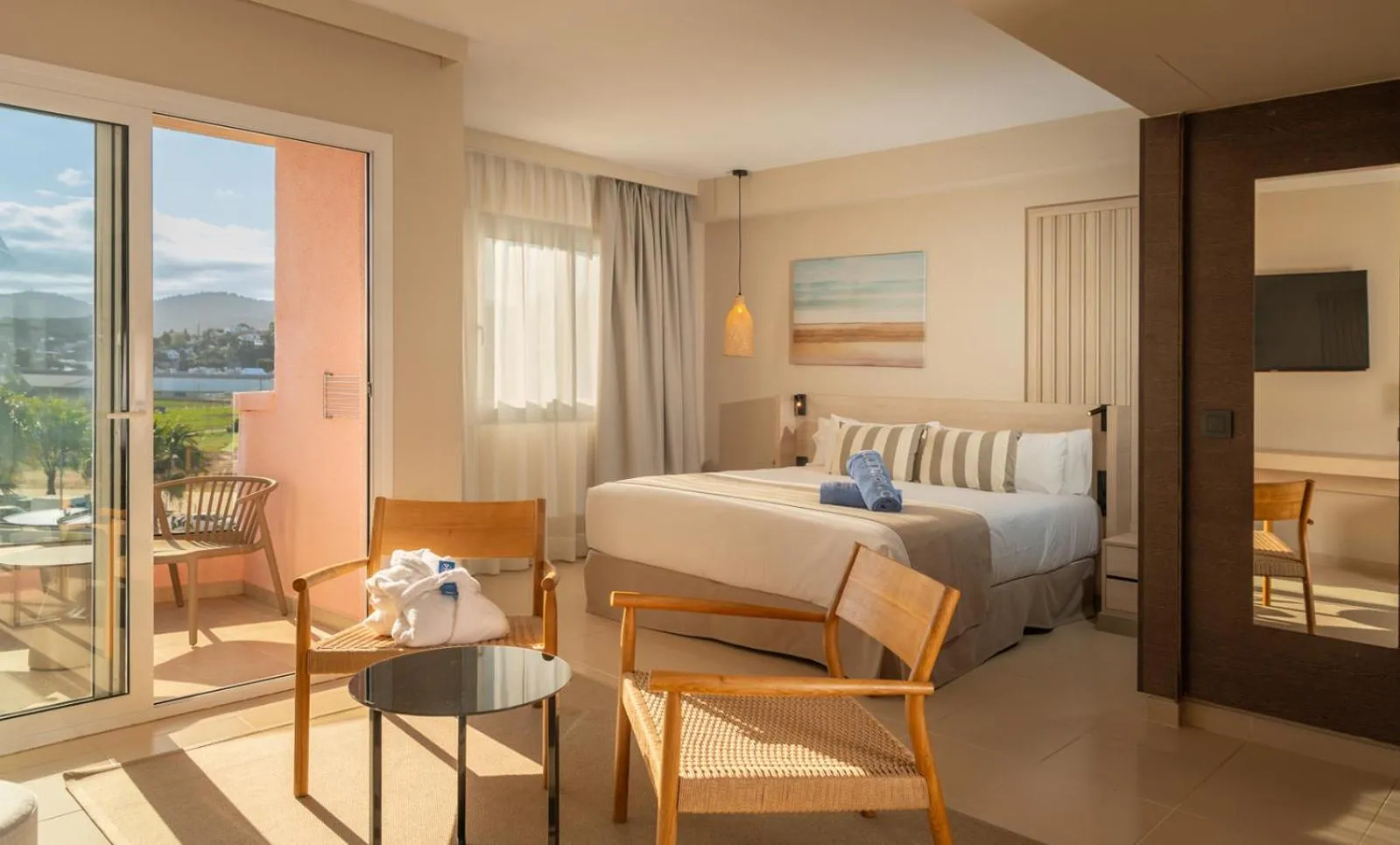 Bed in AQUA Hotel The Breeze & Spa - All Inclusive - Adults Only - 4Sup