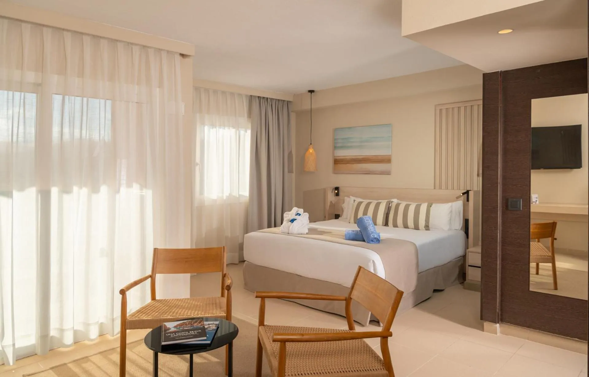 Bed in AQUA Hotel The Breeze & Spa - All Inclusive - Adults Only - 4Sup