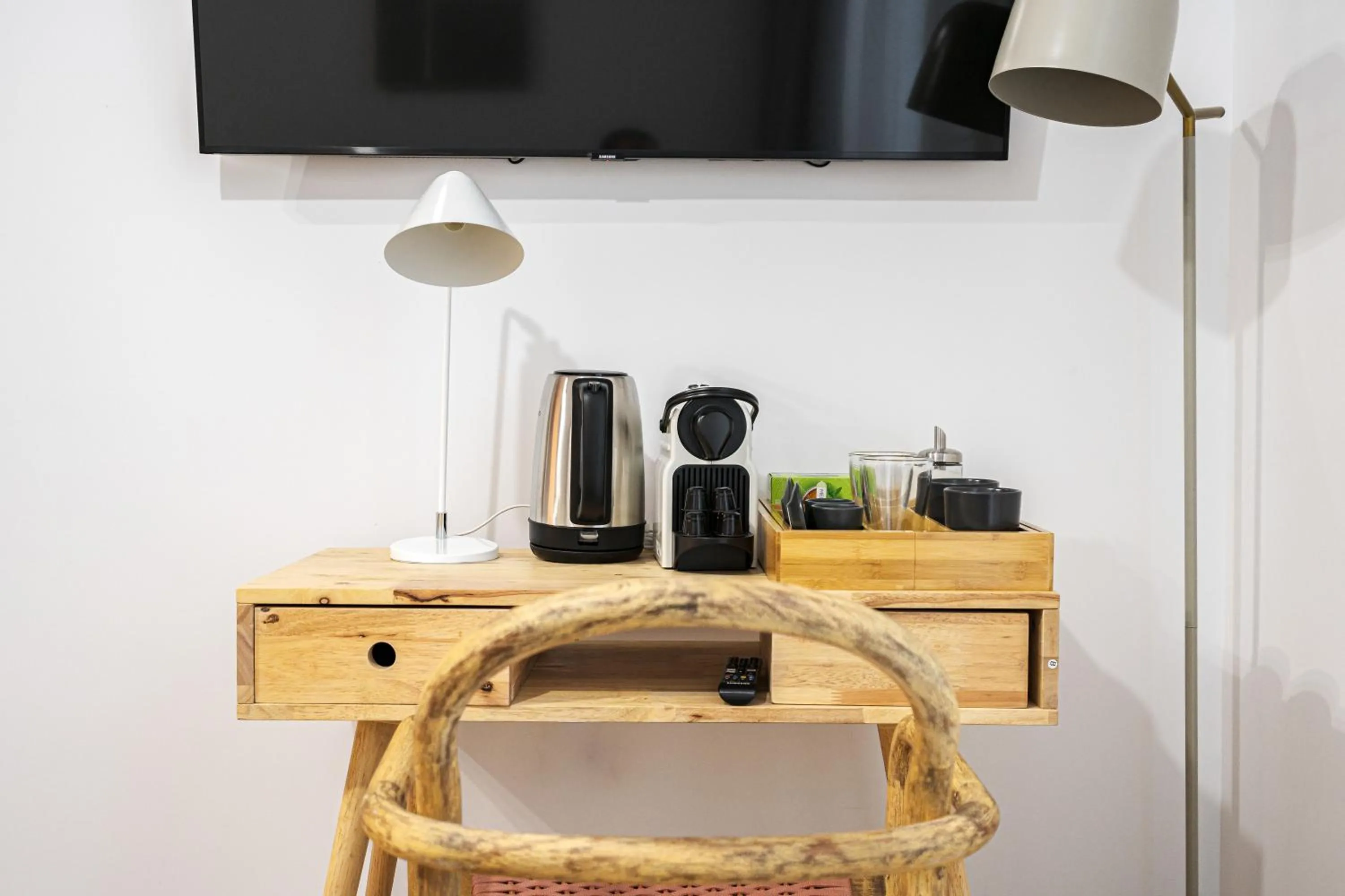 TV and multimedia in Vallecas Suites by Olala Homes