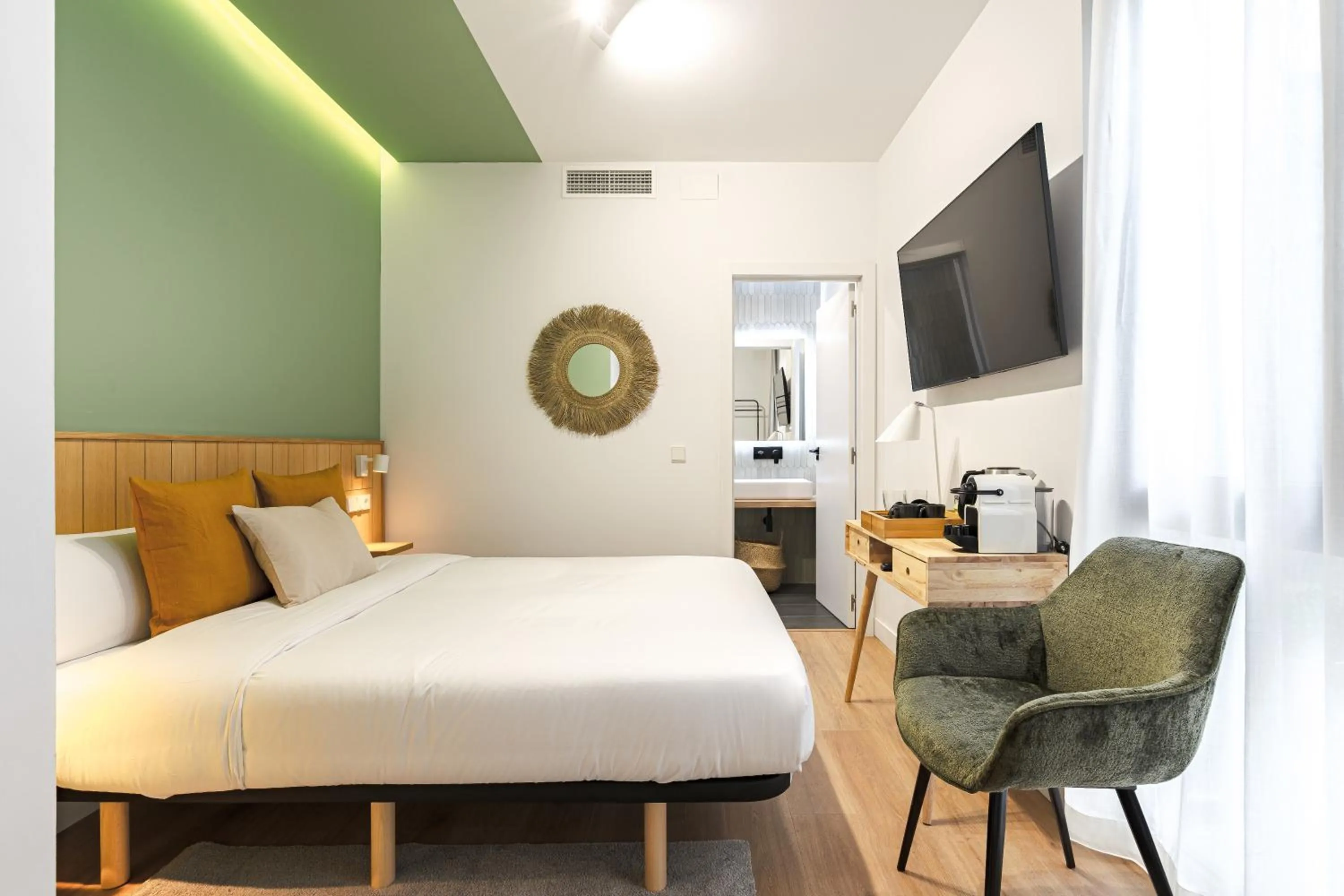 Photo of the whole room, Bed in Vallecas Suites by Olala Homes