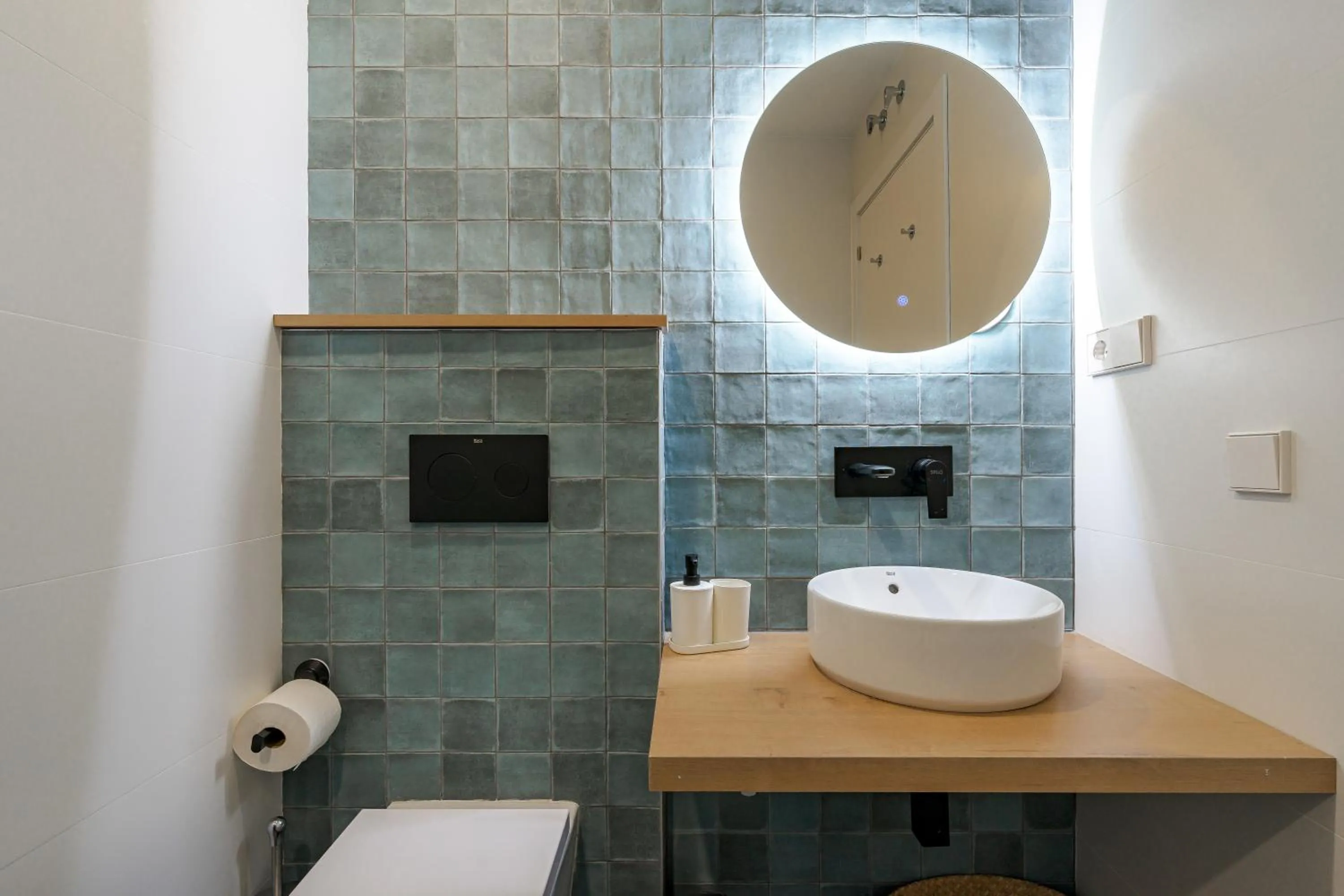 Bathroom in Vallecas Suites by Olala Homes