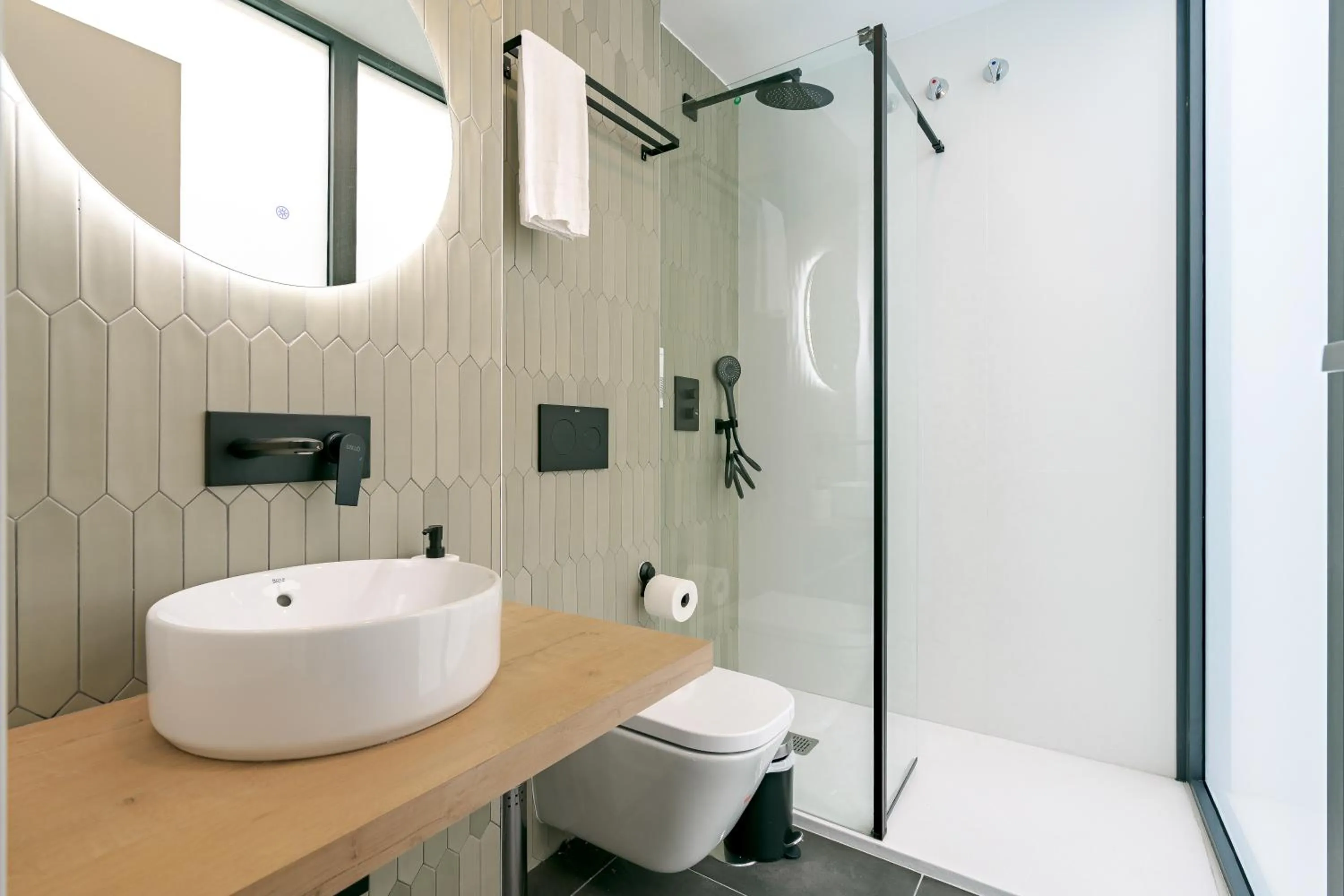 Shower in Vallecas Suites by Olala Homes