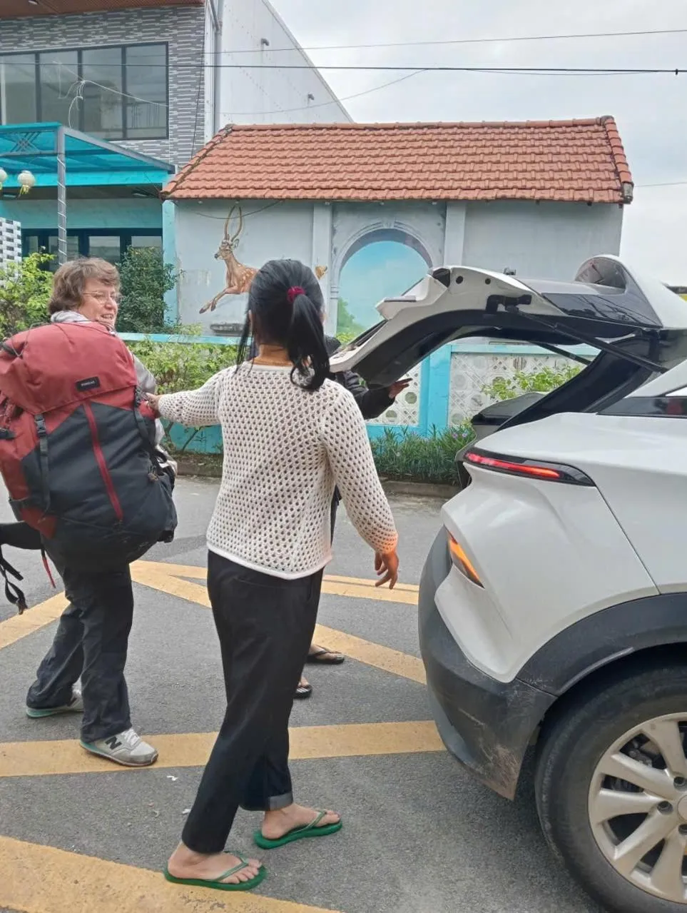 Guests in Canh Tien Homestay Tam Thanh Beach