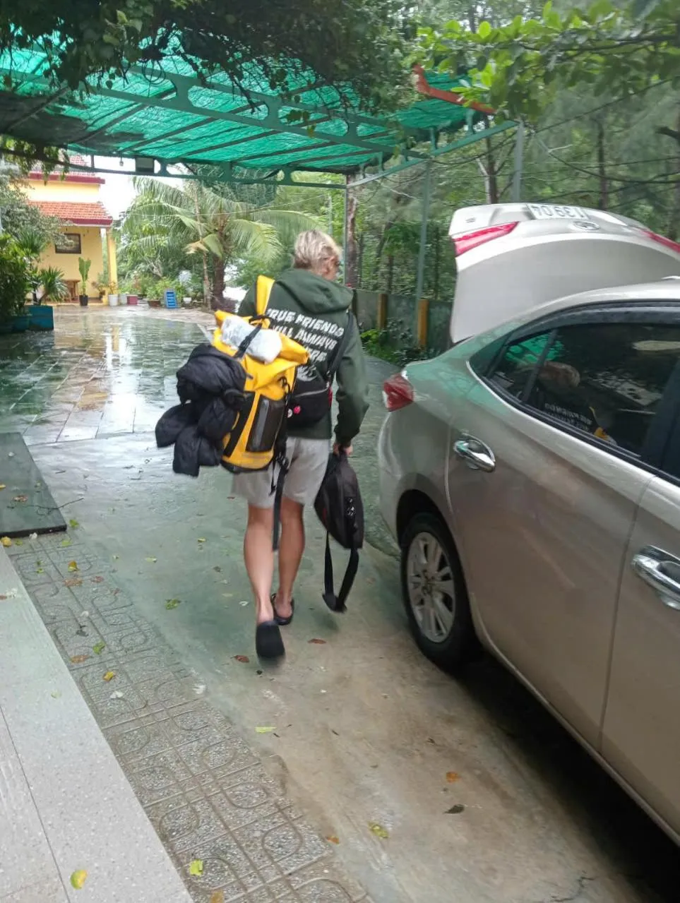 Guests in Canh Tien Homestay Tam Thanh Beach