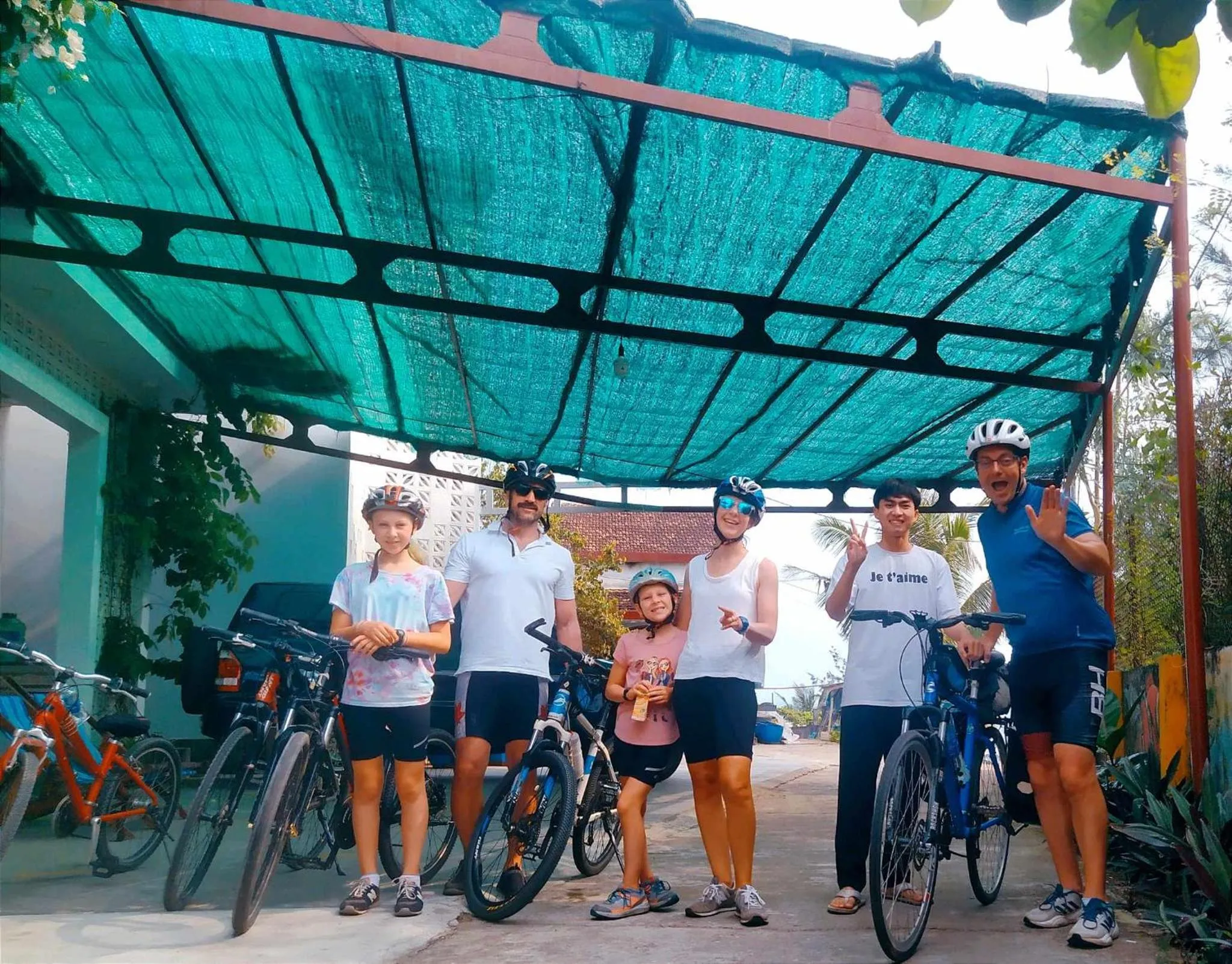 Guests in Canh Tien Homestay Tam Thanh Beach