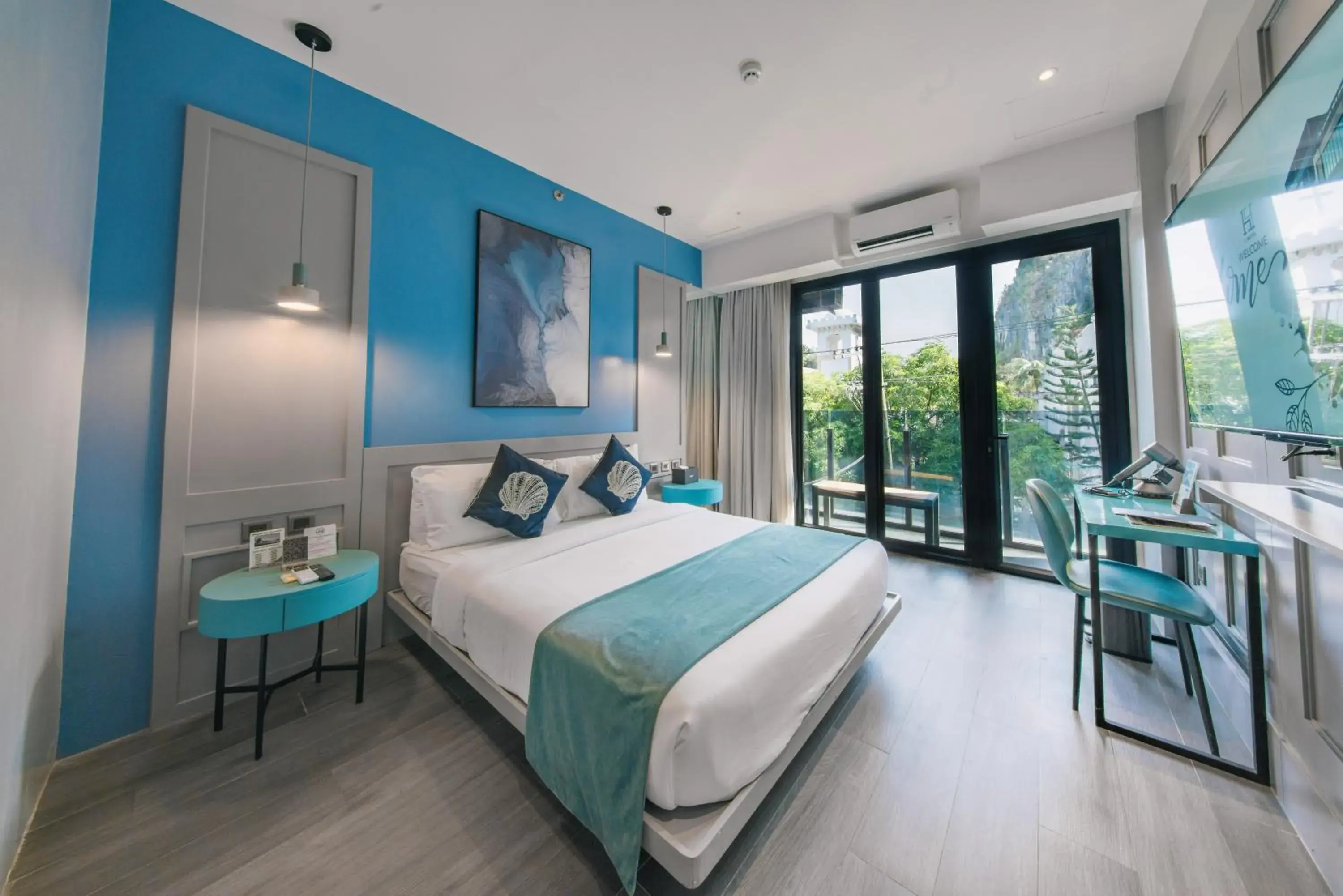 Deluxe Room with Town View in H Hotel El Nido - Vegan Friendly Hotel Managed by H Hospitality Group Deluxe Room with Town View in H Hotel El Nido - Vegan Friendly Hotel Managed by H Hospitality Group