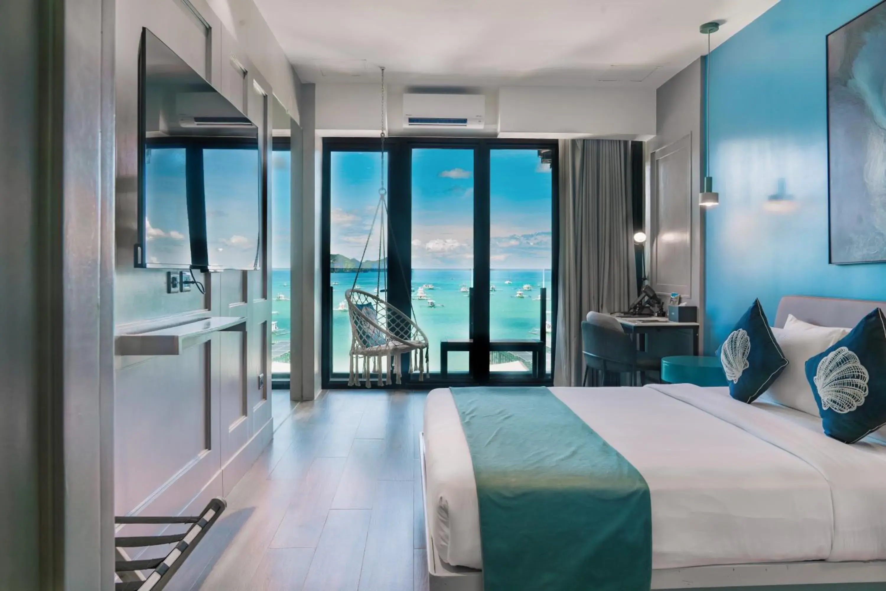 Queen Room with Balcony and Sea View in H Hotel El Nido - Vegan Friendly Hotel Managed by H Hospitality Group Queen Room with Balcony and Sea View in H Hotel El Nido - Vegan Friendly Hotel Managed by H Hospitality Group