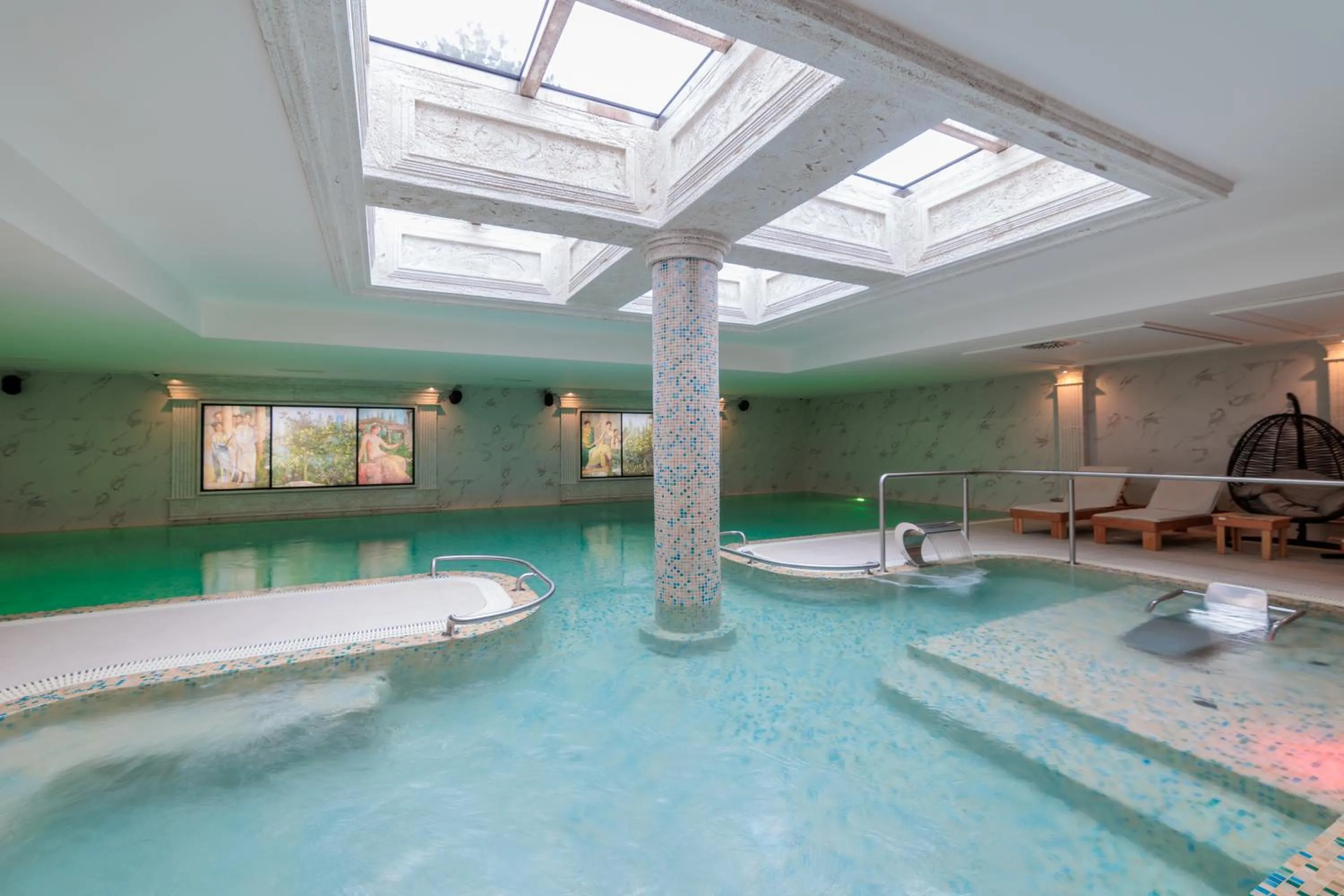 Swimming pool in Hotel Tamiš & Spa