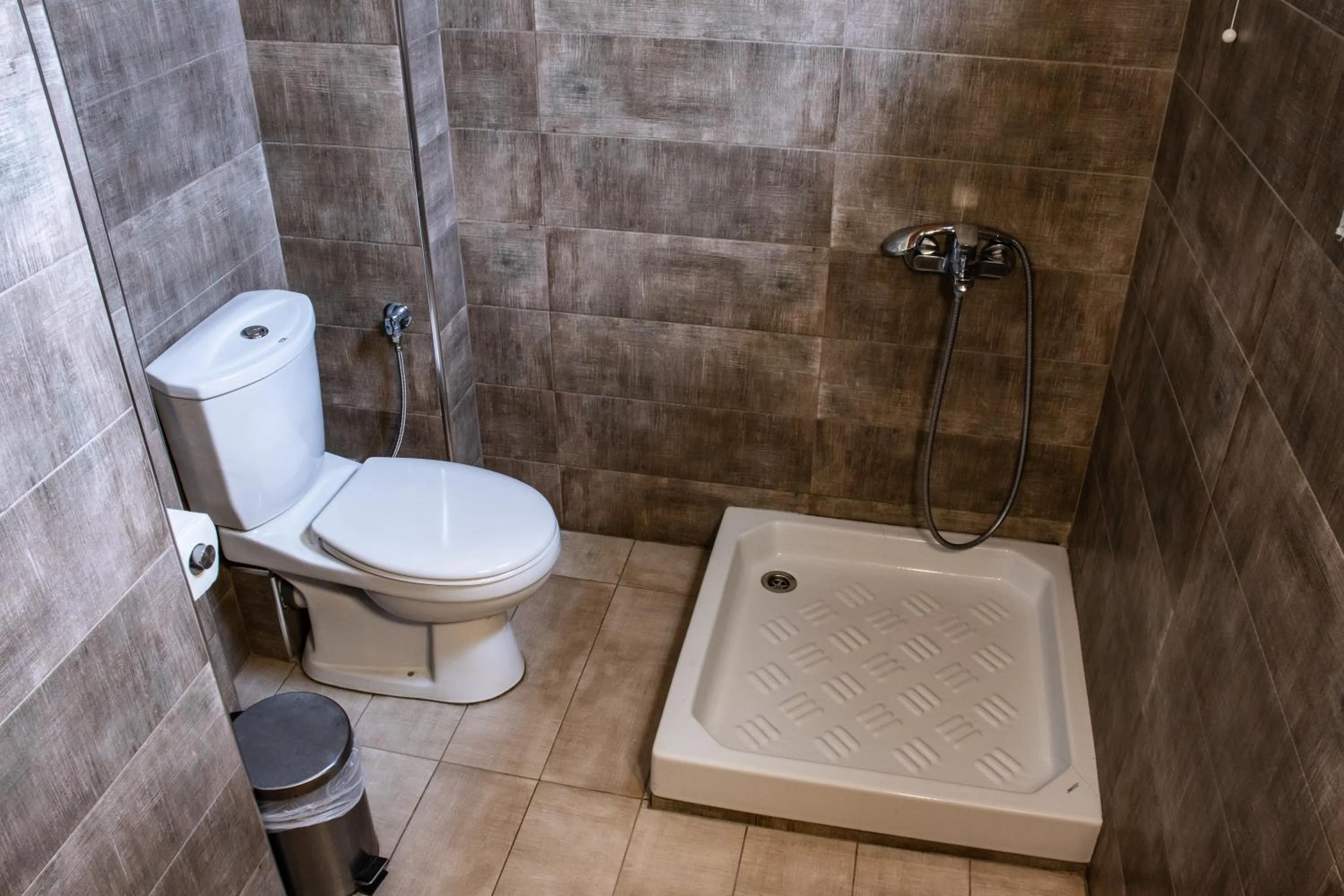 Bathroom in Hotel Defkalion