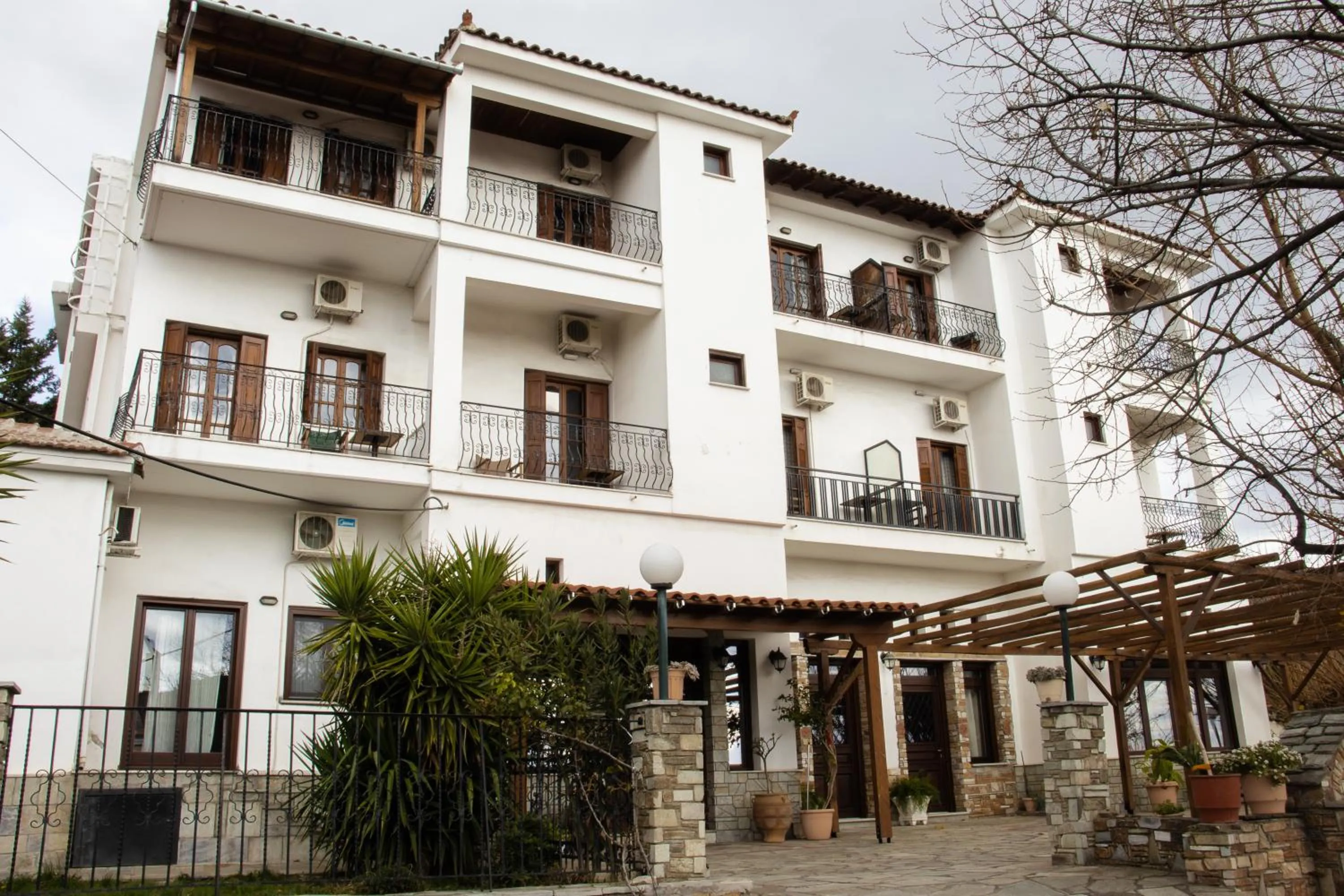 Property building in Hotel Defkalion