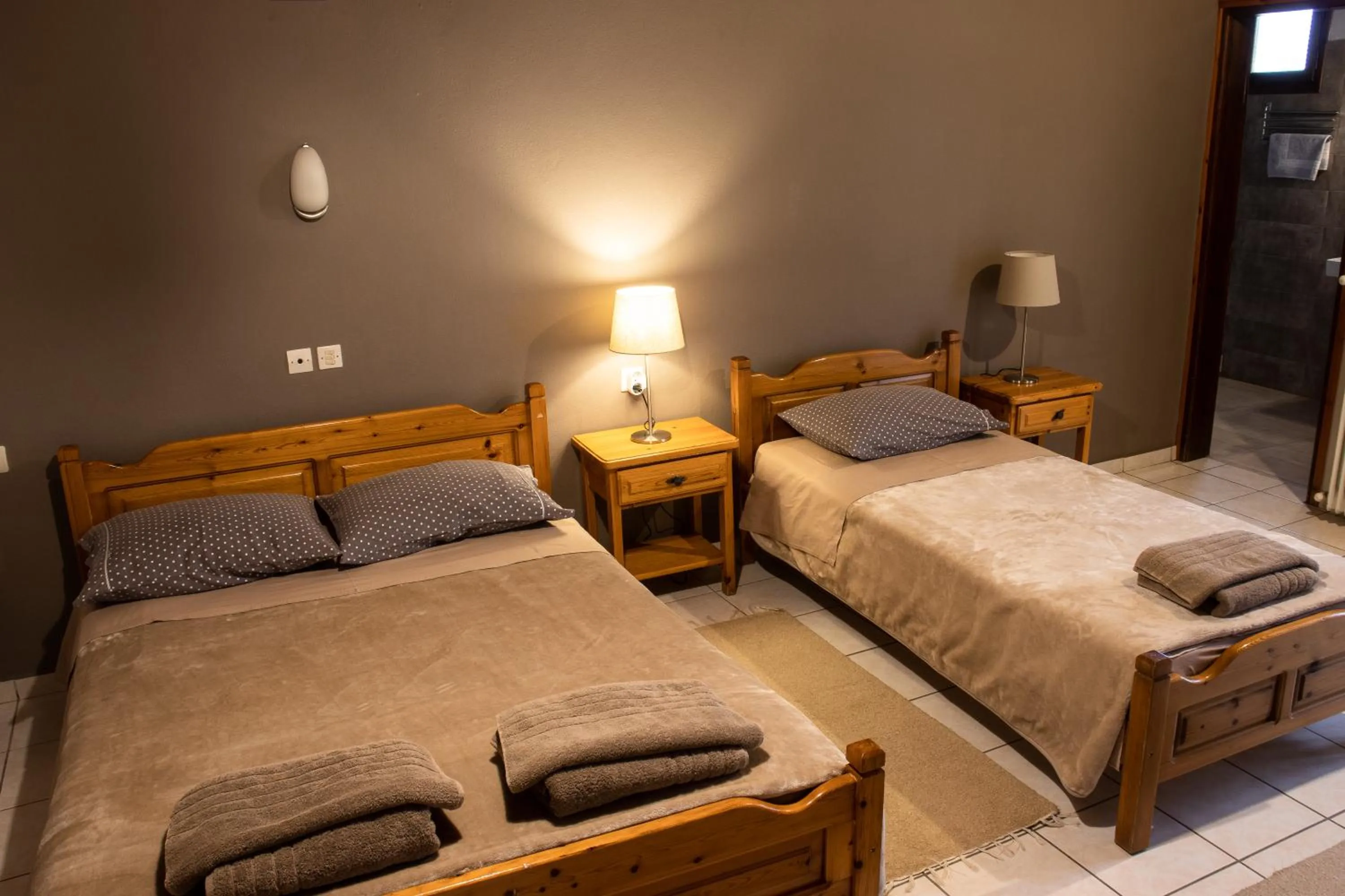 Bed in Hotel Defkalion