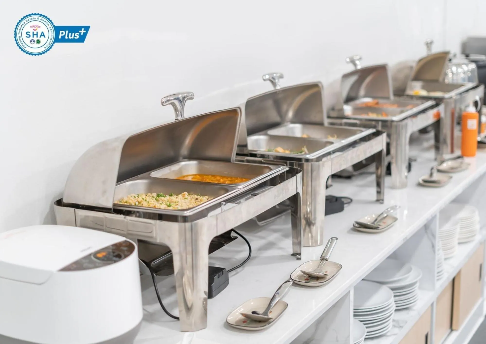 Restaurant/places to eat in The Space Hotel Lampang