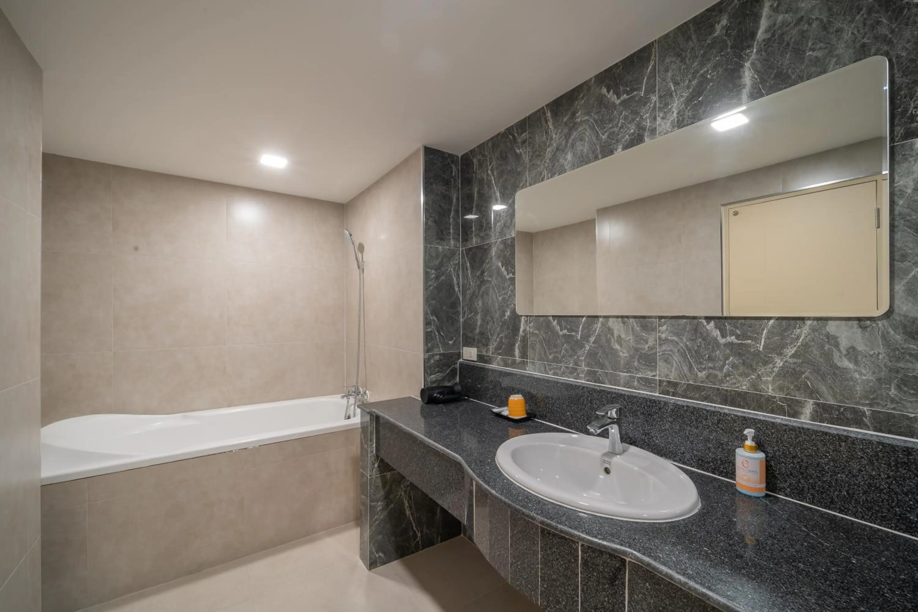 Bath in The Space Hotel Lampang