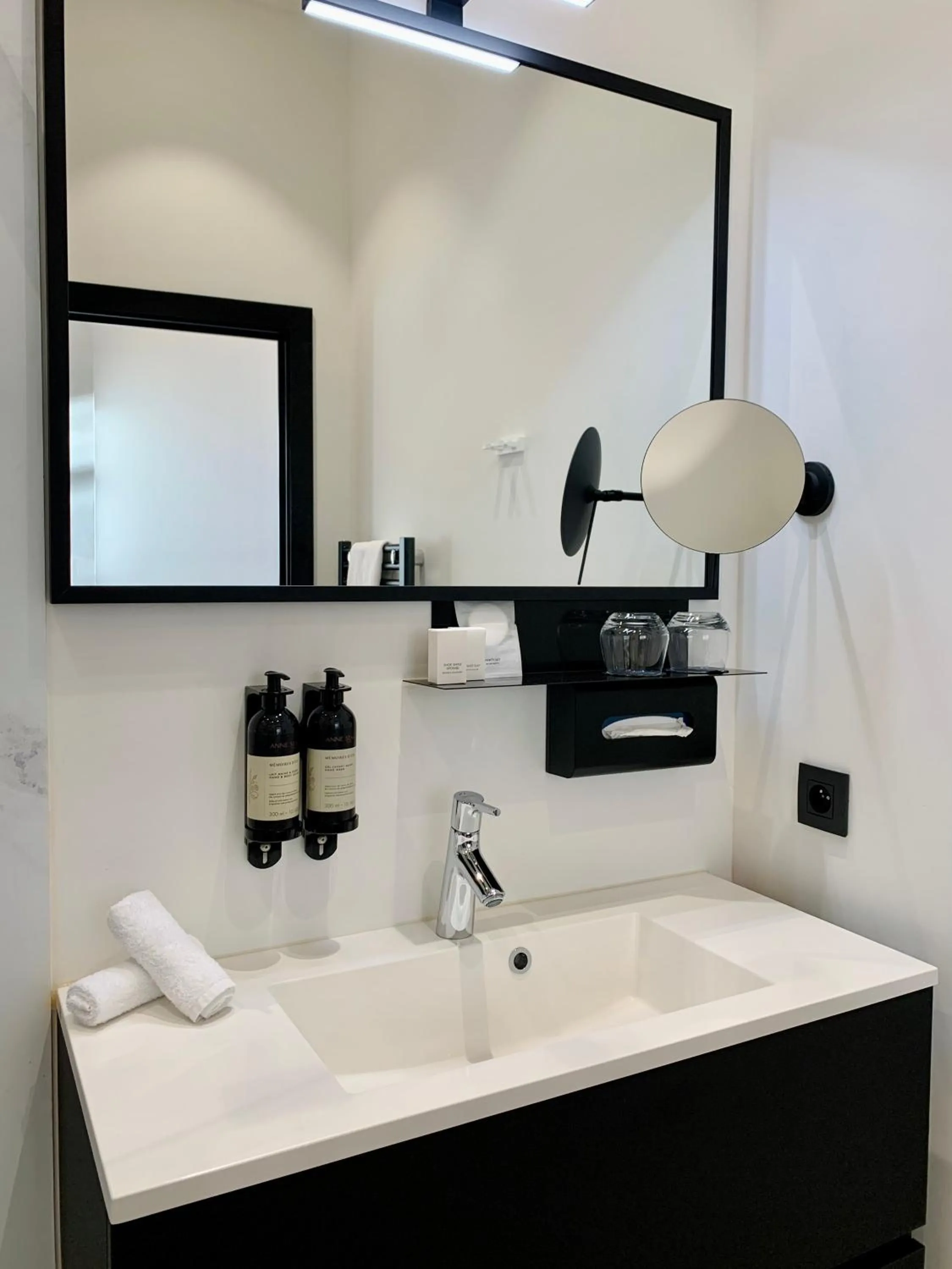 Bathroom in Comic Art Hotel