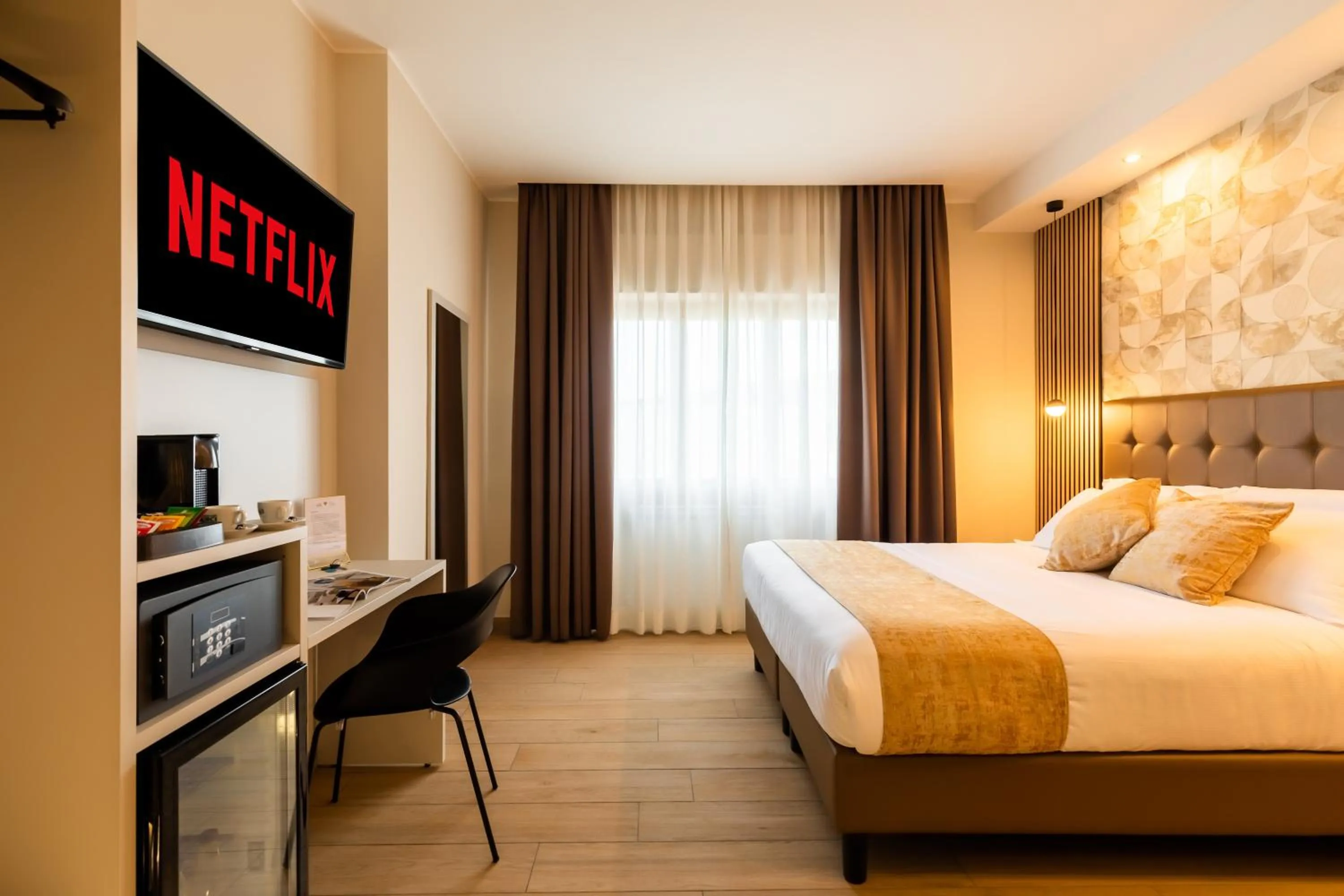 TV and multimedia, Bed in AlbaDea Suites&Jacuzzi