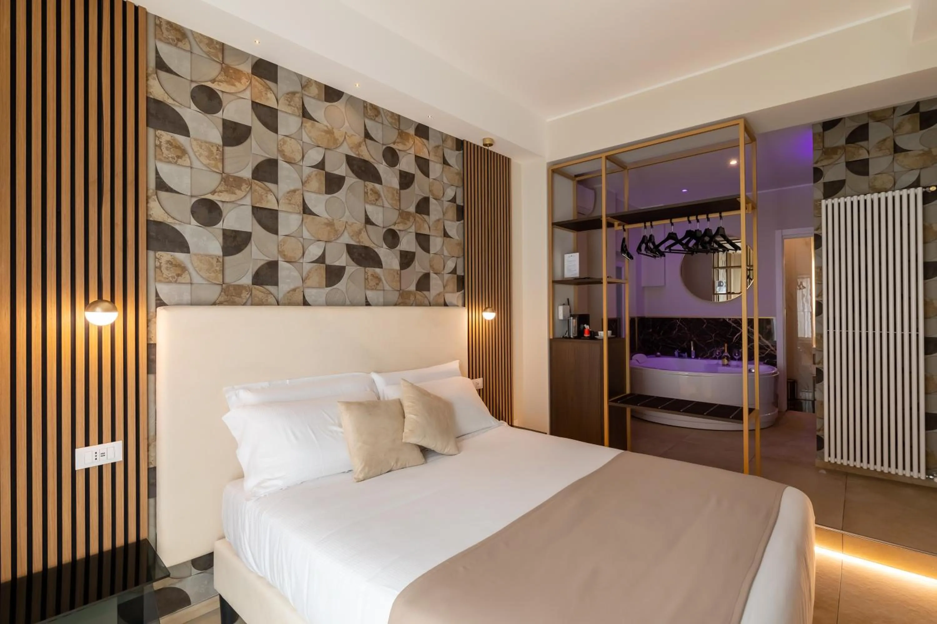 Bedroom, Bed in AlbaDea Suites&Jacuzzi