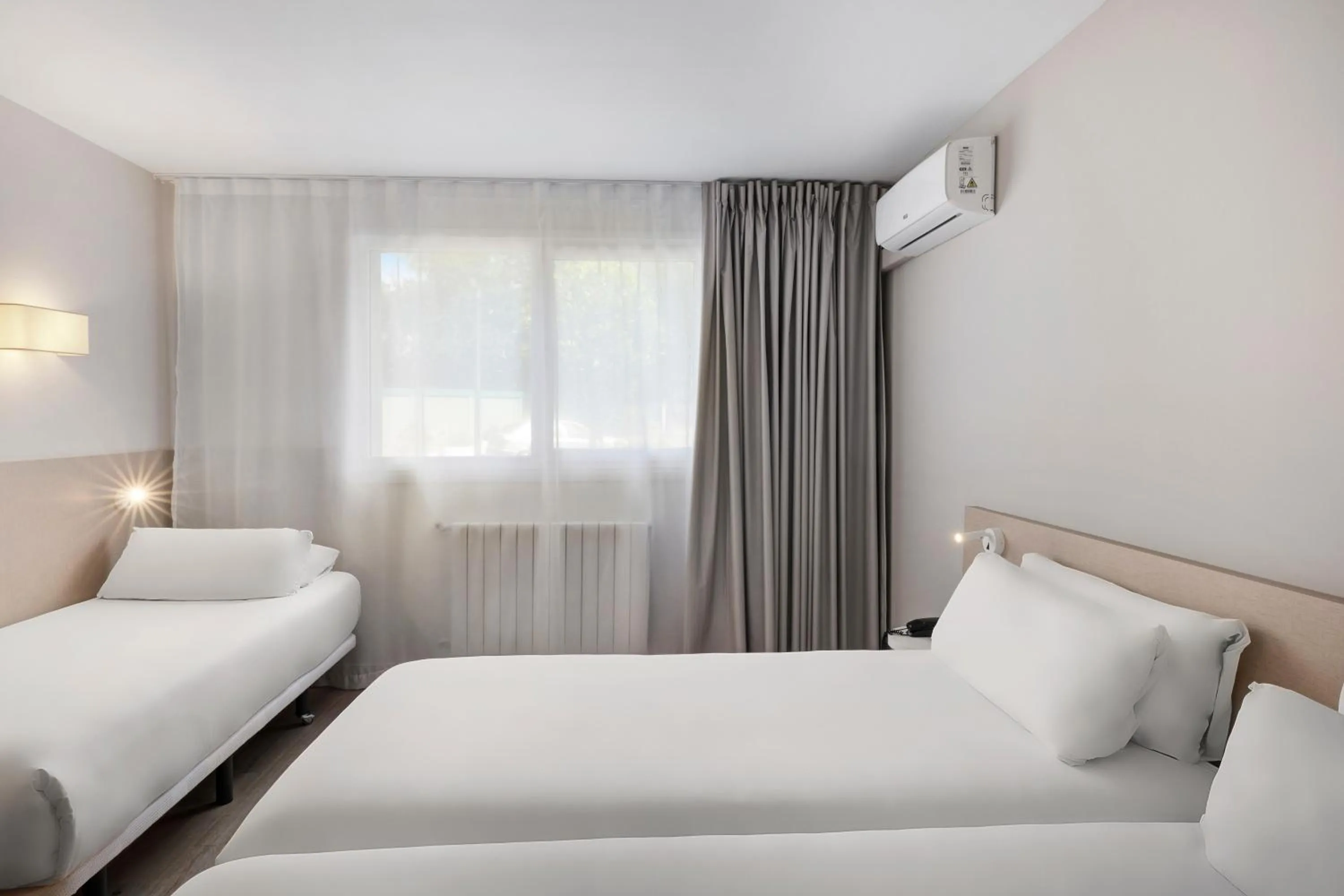 Bed in B&B HOTEL Oviedo