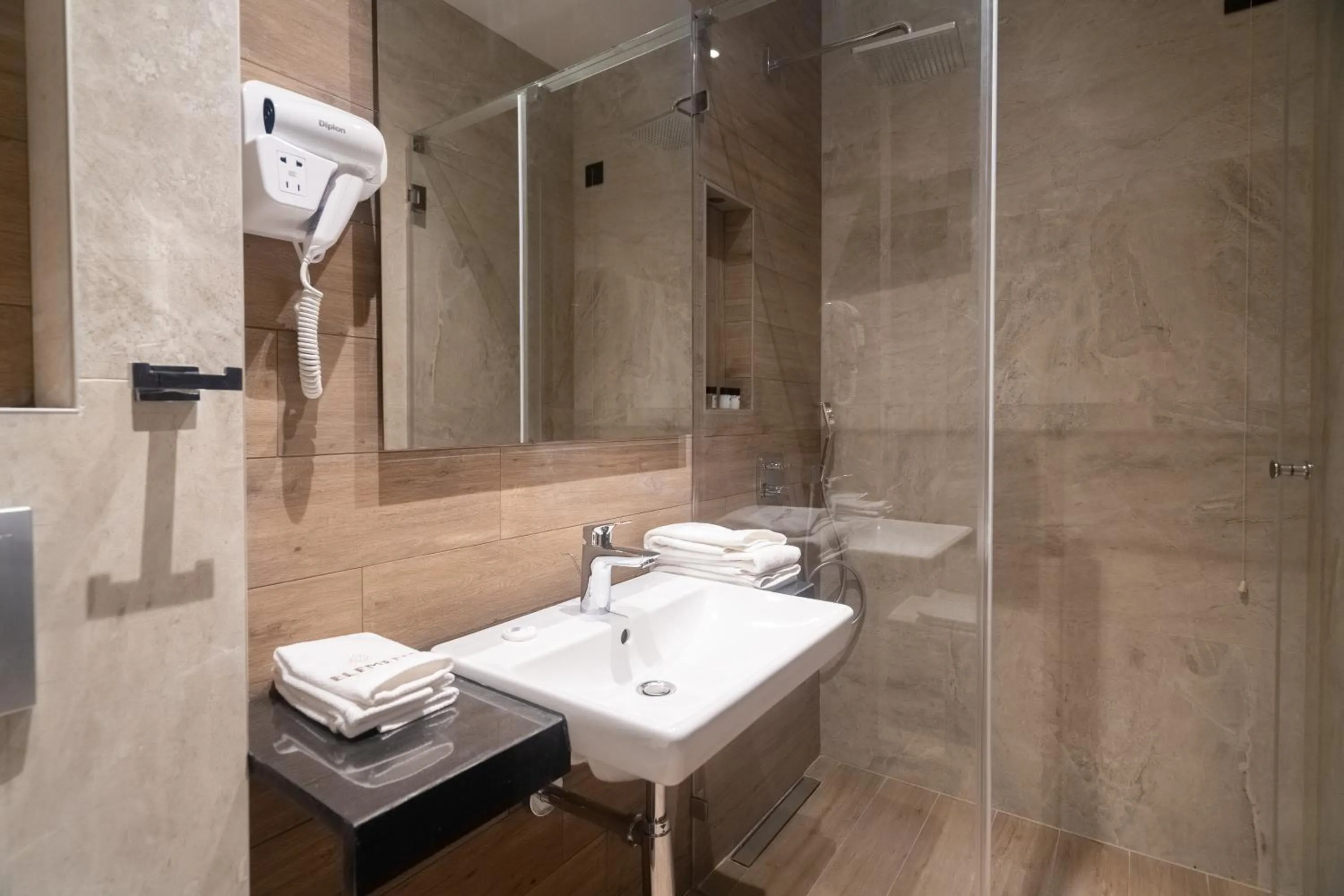 Bathroom in Hotel Element