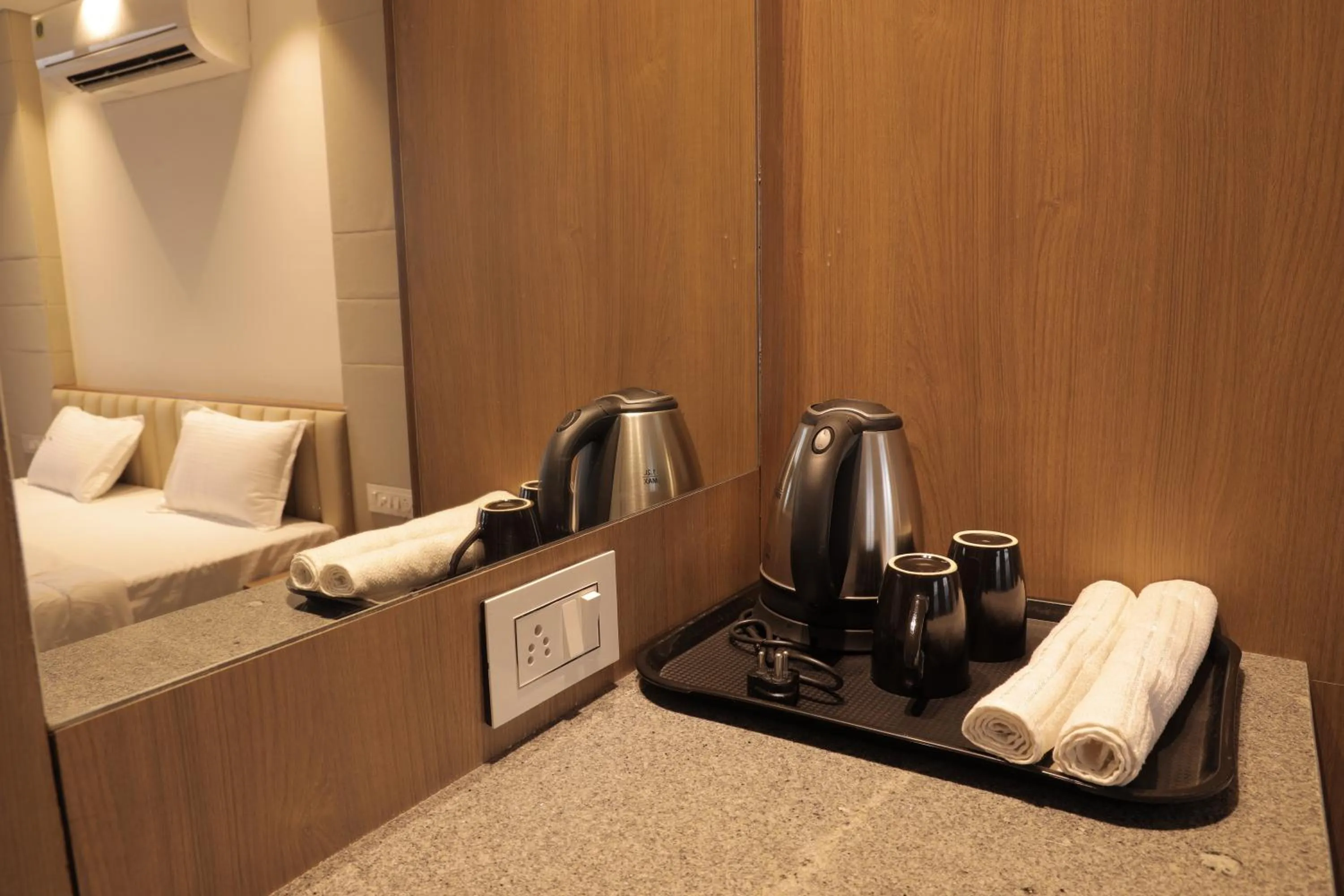 Coffee/tea facilities in The Presidential Suites
