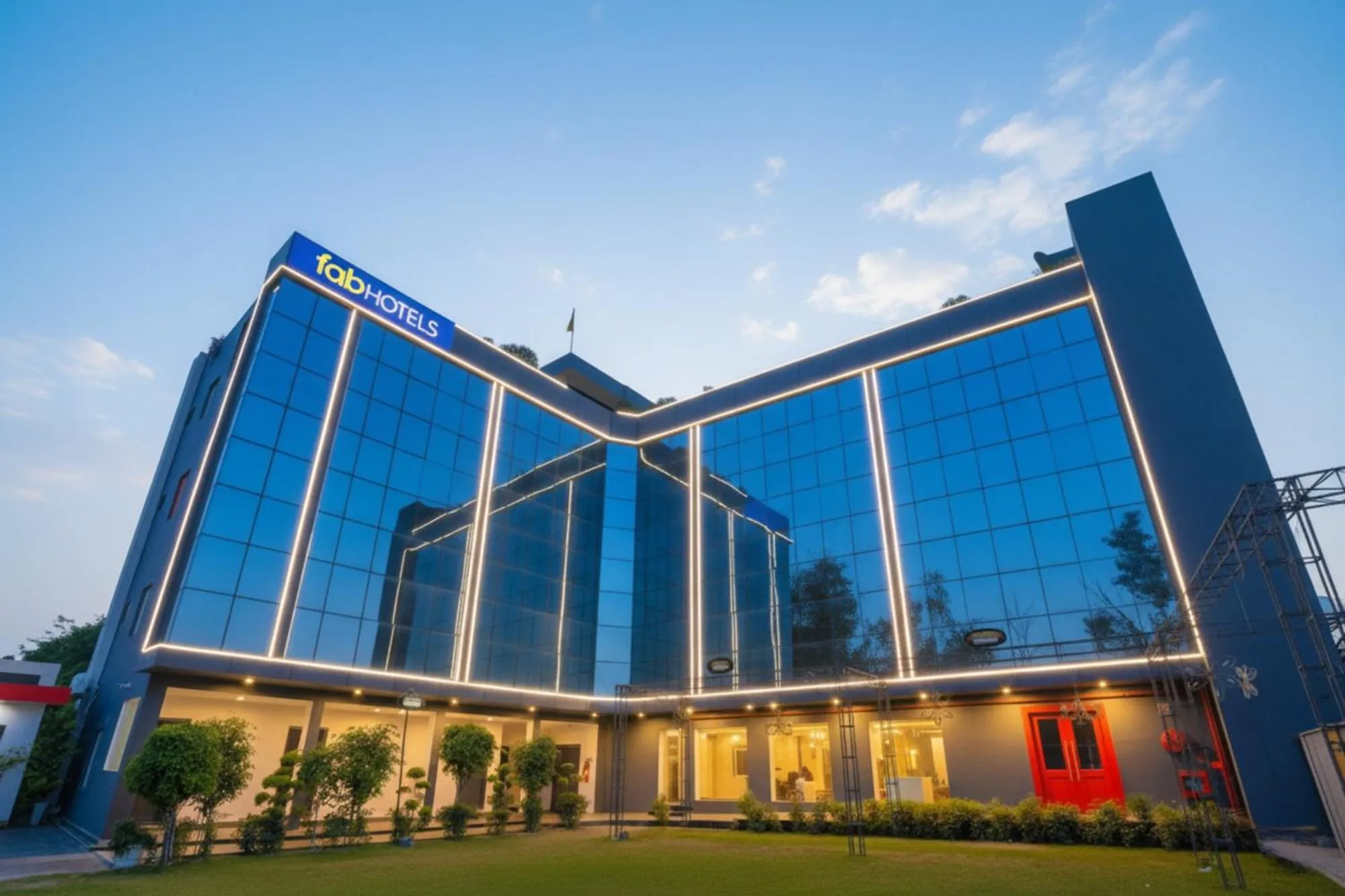 Facade/entrance in FabHotel BSA