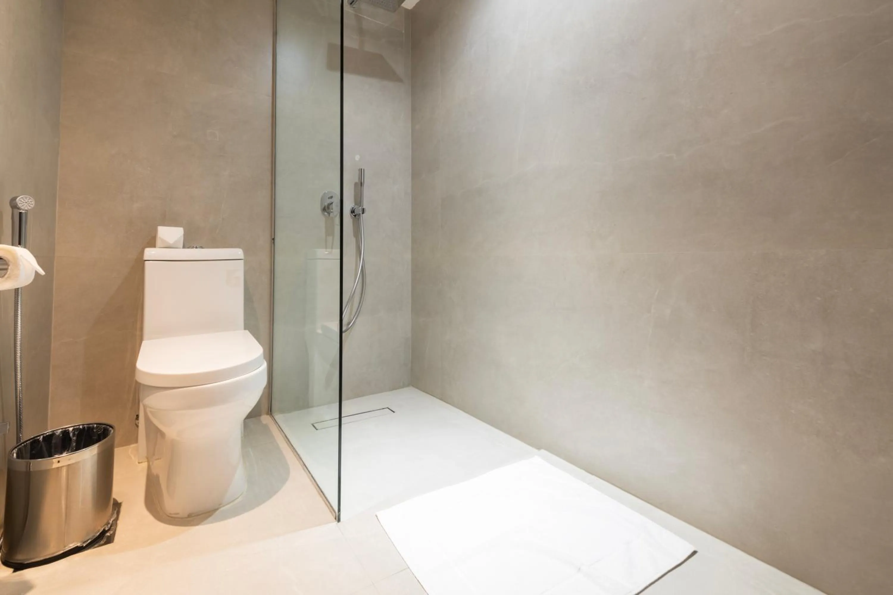 Bathroom in Tajreed Suites